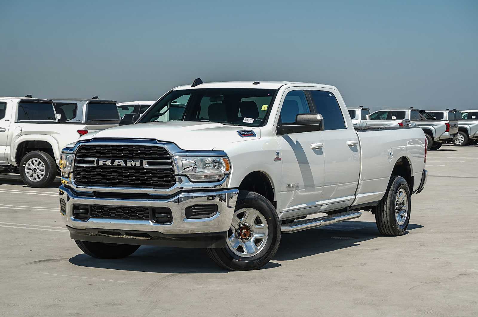 Bright White Clearcoat 2022 RAM 2500 Big Horn Crew Cab LB 4WD Pickup Truck Four-Wheel Drive 6-Speed Automatic