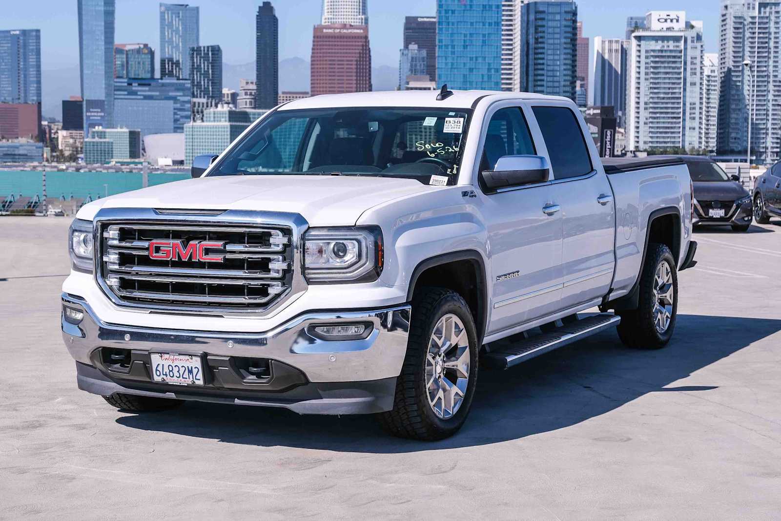 Summit White 2018 GMC Sierra 1500 SLT Crew Cab 4WD Pickup Truck Four-Wheel Drive 6-Speed Automatic