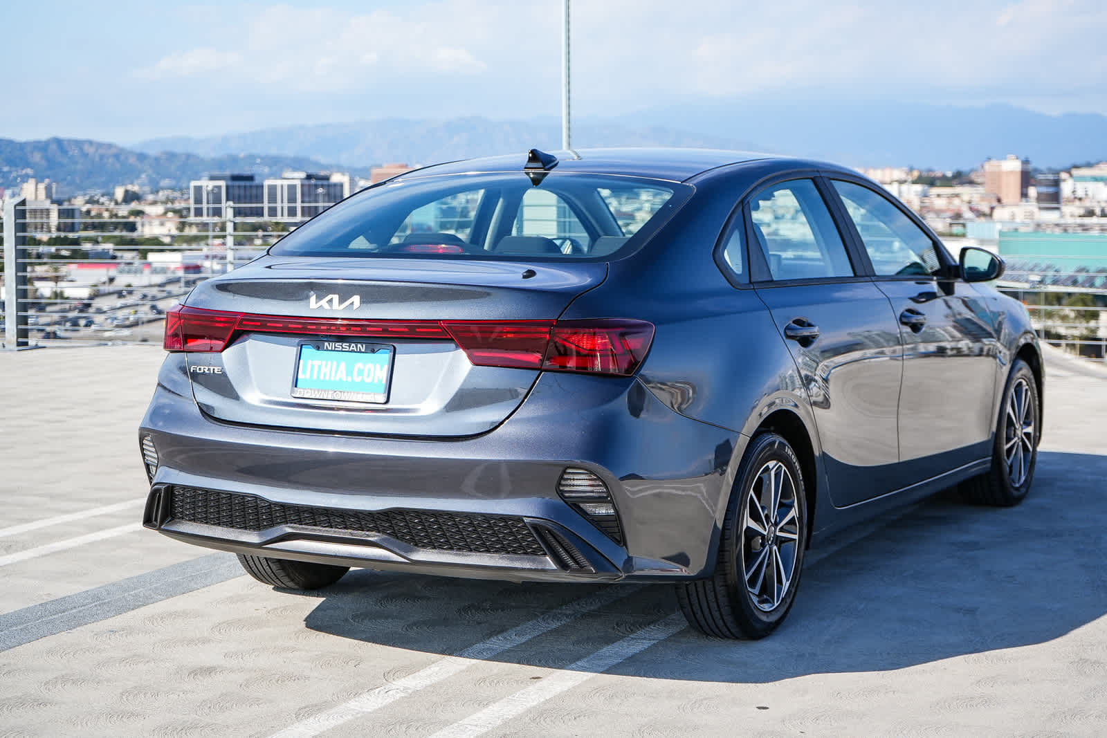 View vehicle photo 6