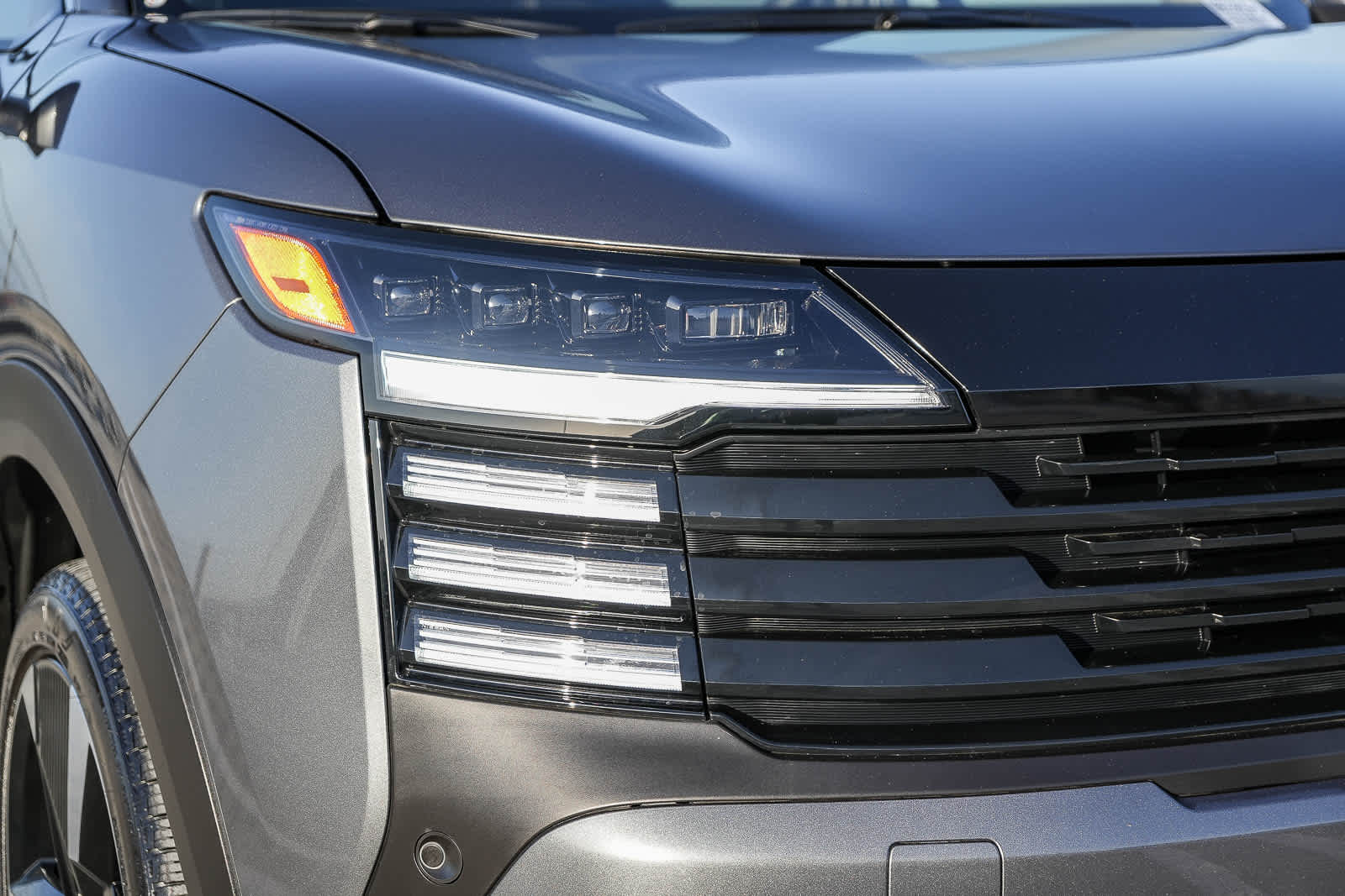 View vehicle photo 4