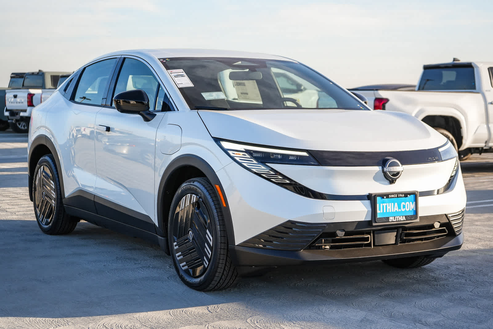 View vehicle photo 3