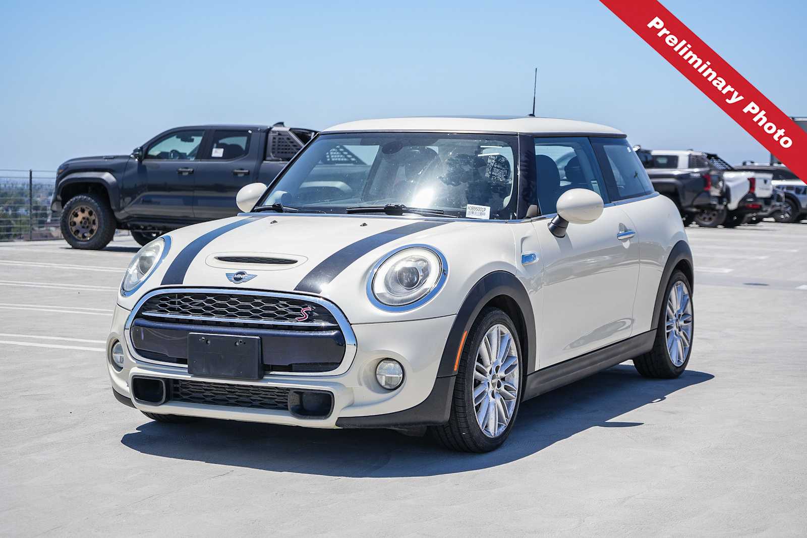 White 2017 MINI Cooper S 2-Door Hatchback FWD Hatchback Front-Wheel Drive Automatic