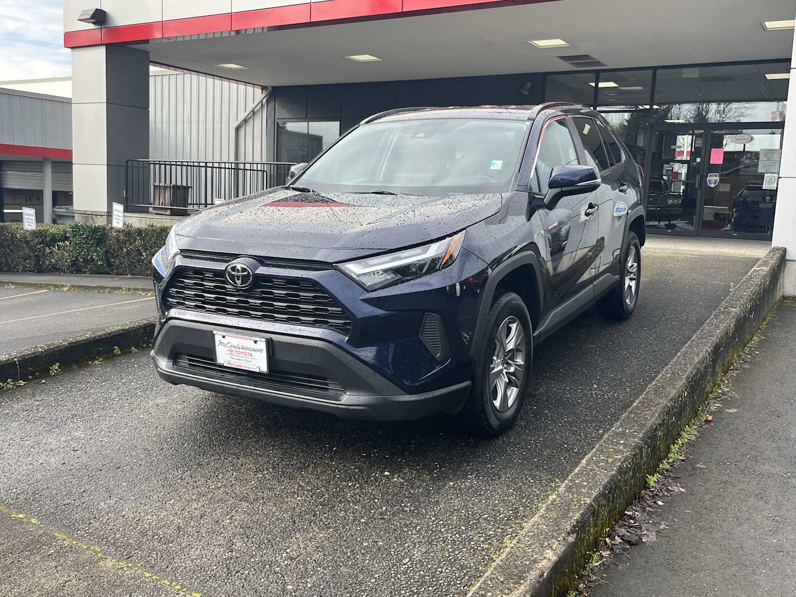 View vehicle photo 3