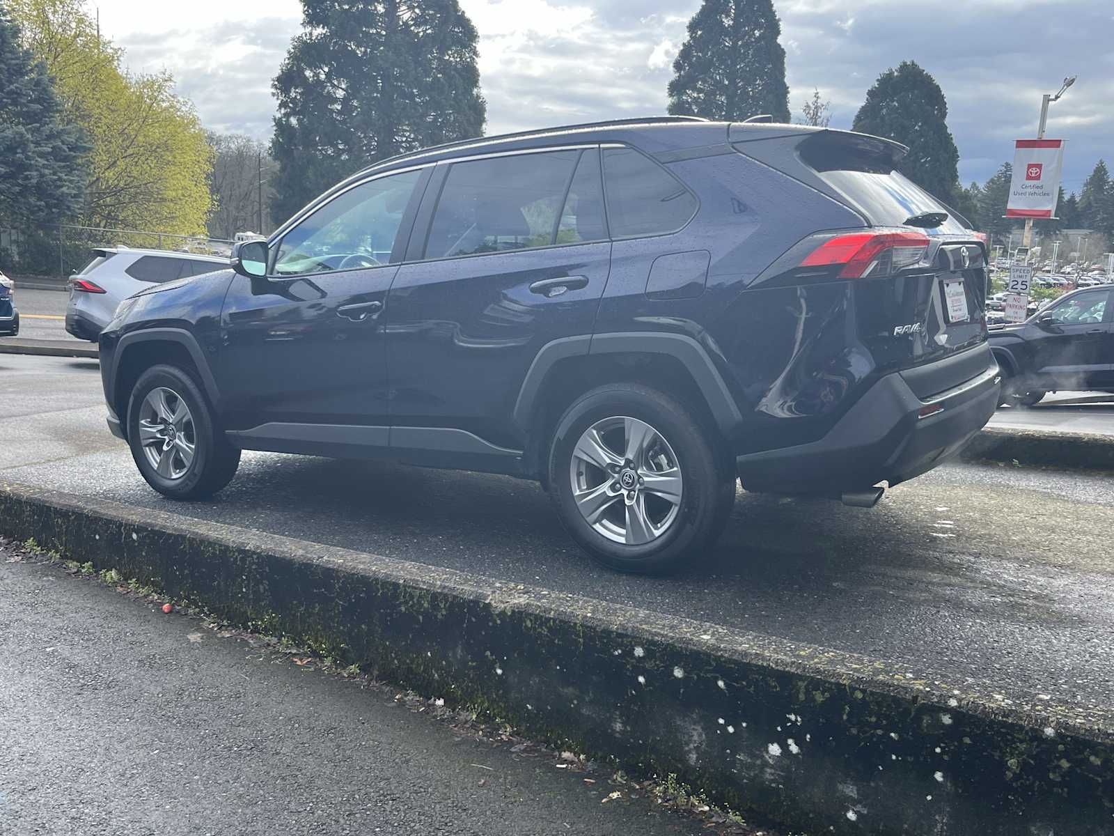 View vehicle photo 5