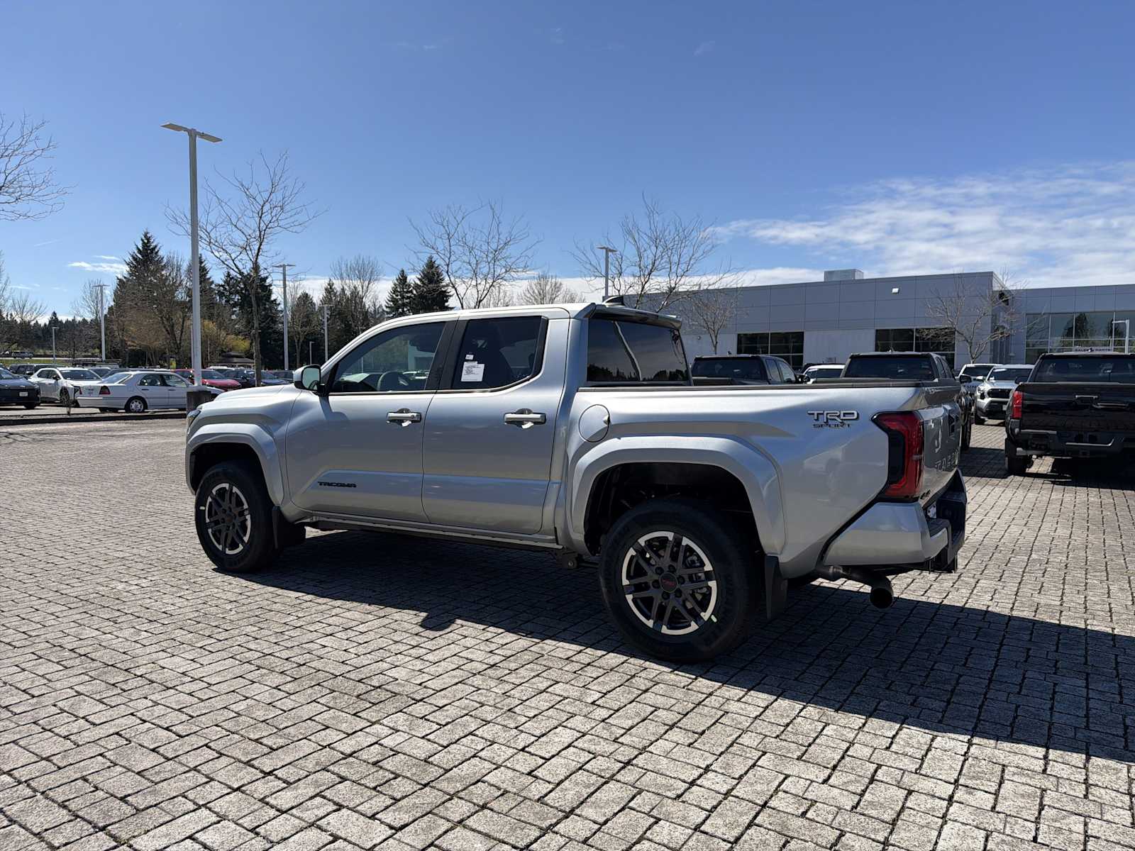 View vehicle photo 4