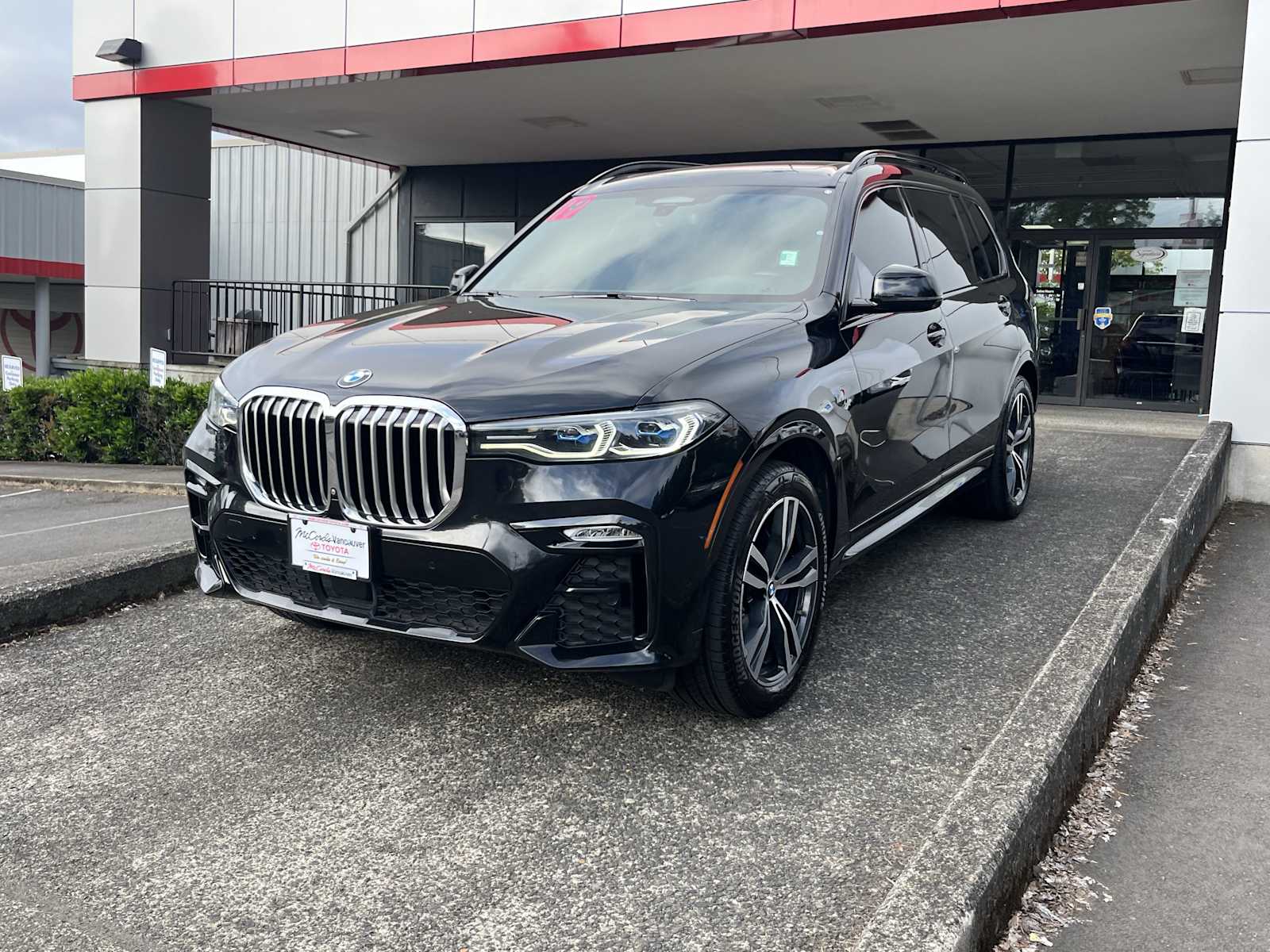 View vehicle photo 3
