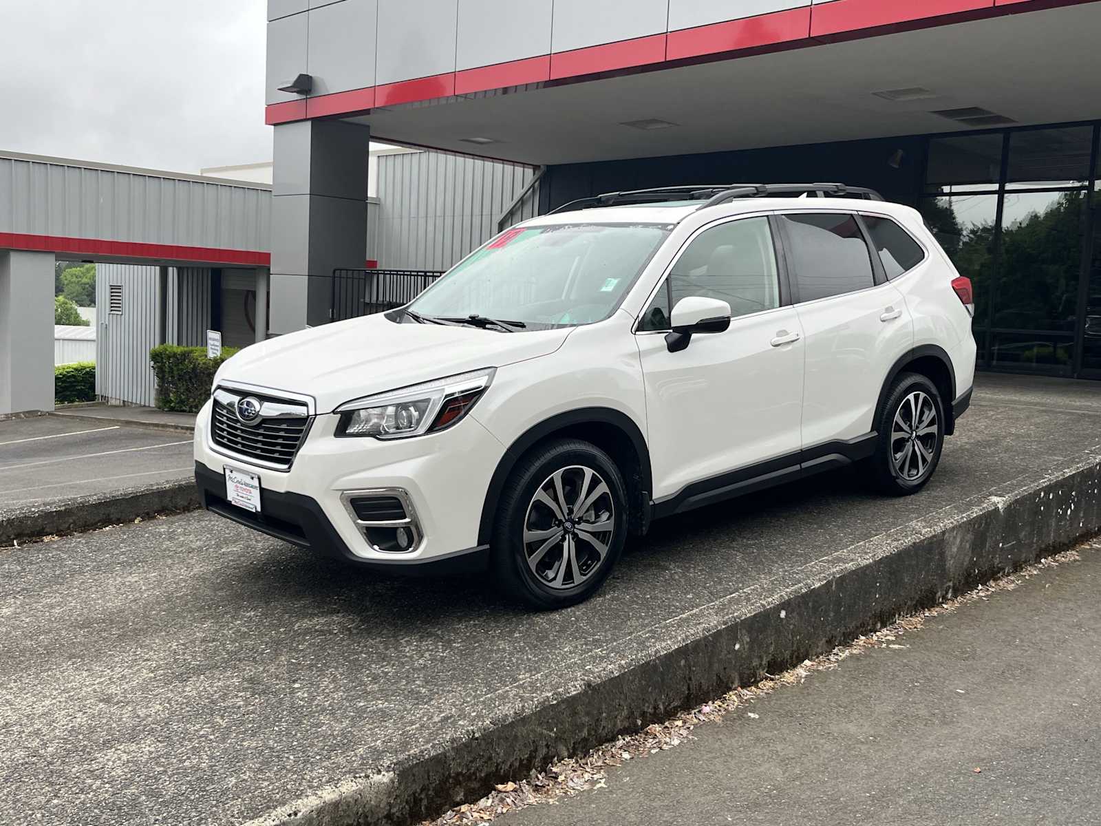 View vehicle photo 7