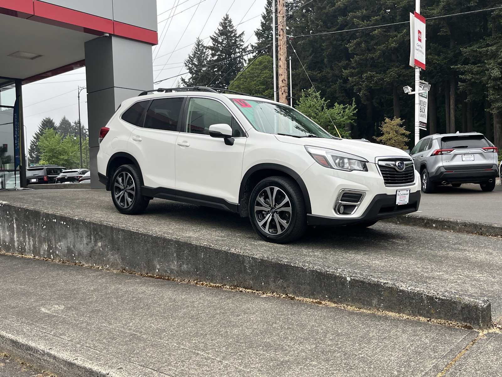 View vehicle photo 2