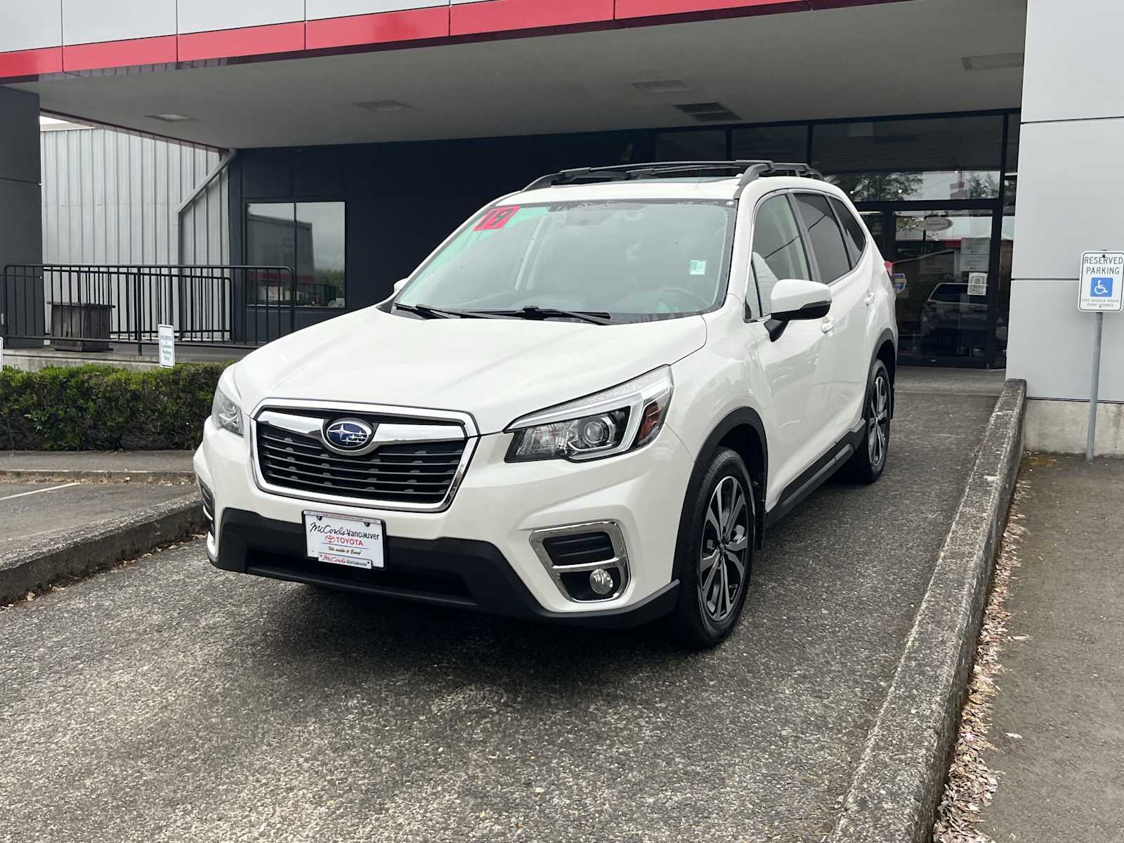 View vehicle photo 6