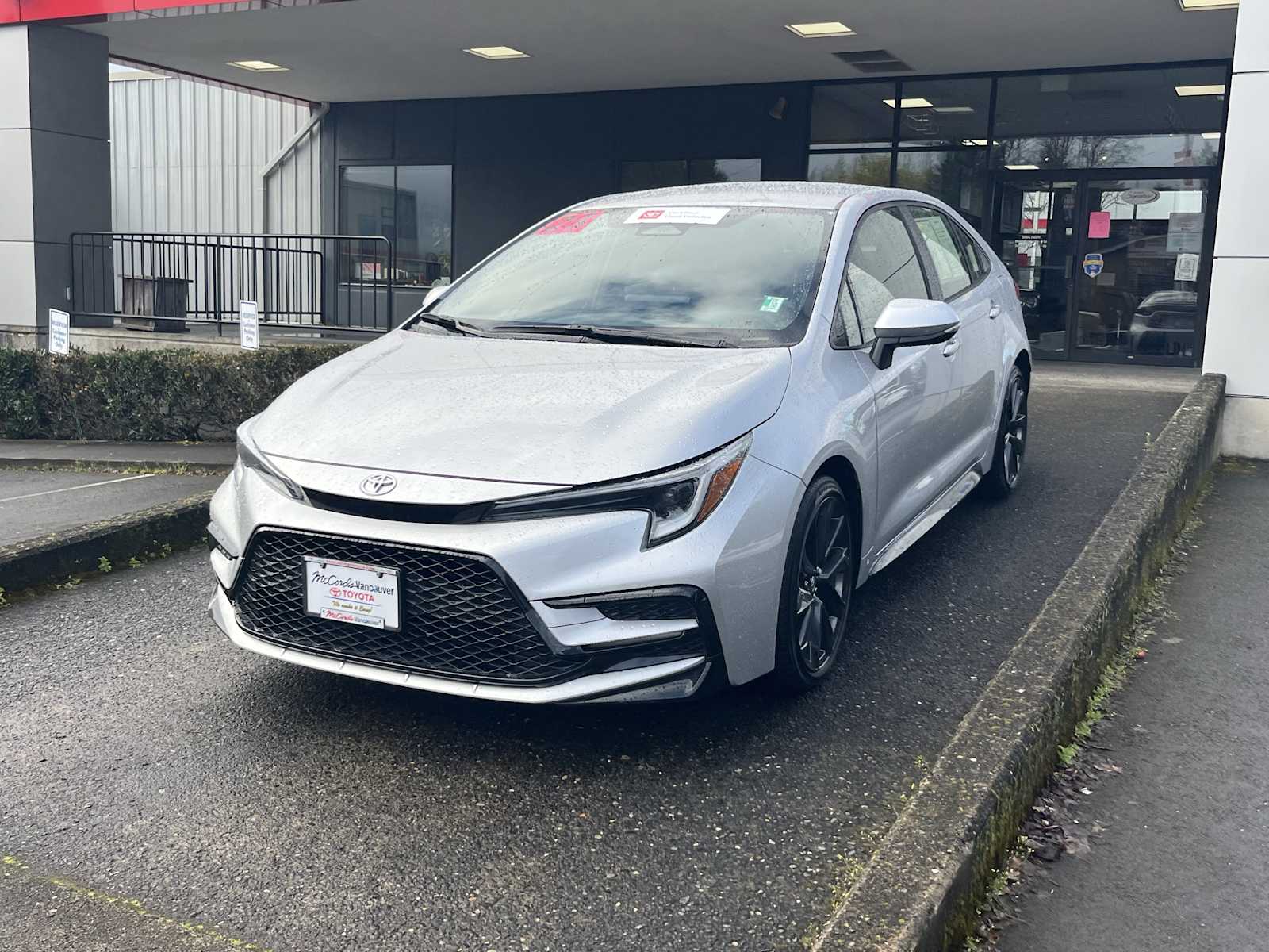 View vehicle photo 3