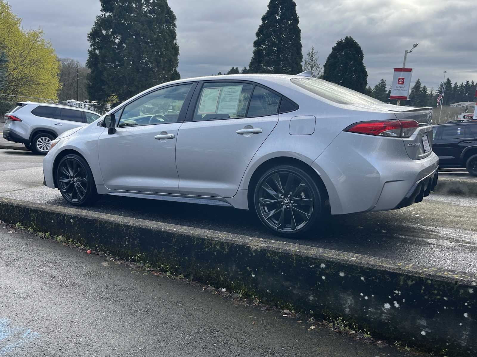 View vehicle photo 5