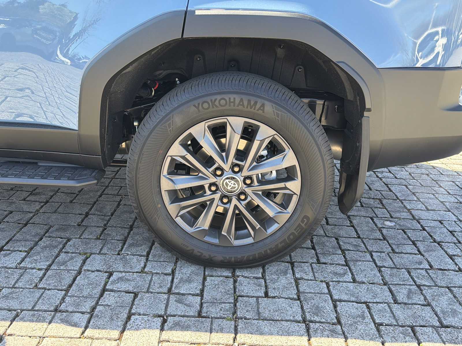 View vehicle photo 7