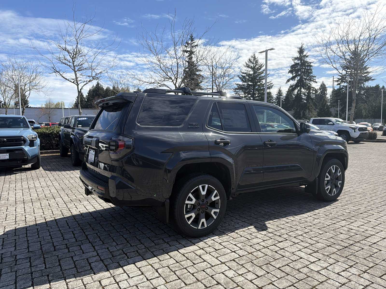 View vehicle photo 4