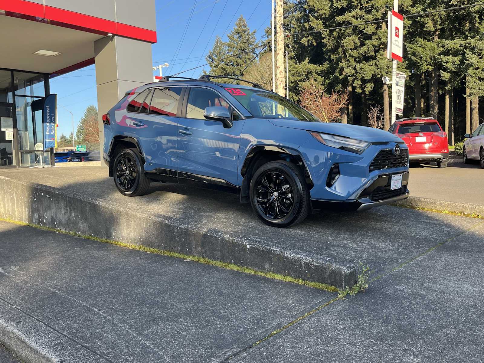 2025 Toyota RAV4 Hybrid SE AWD