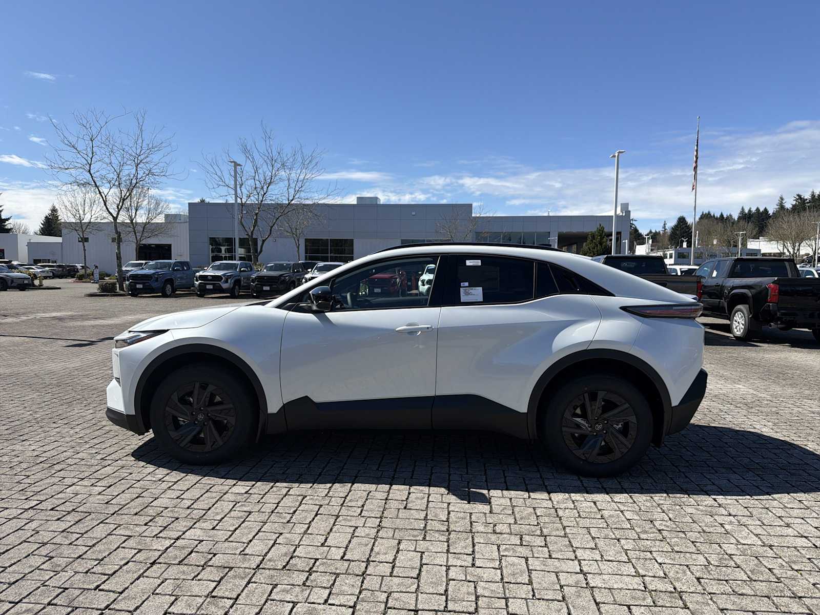 View vehicle photo 4