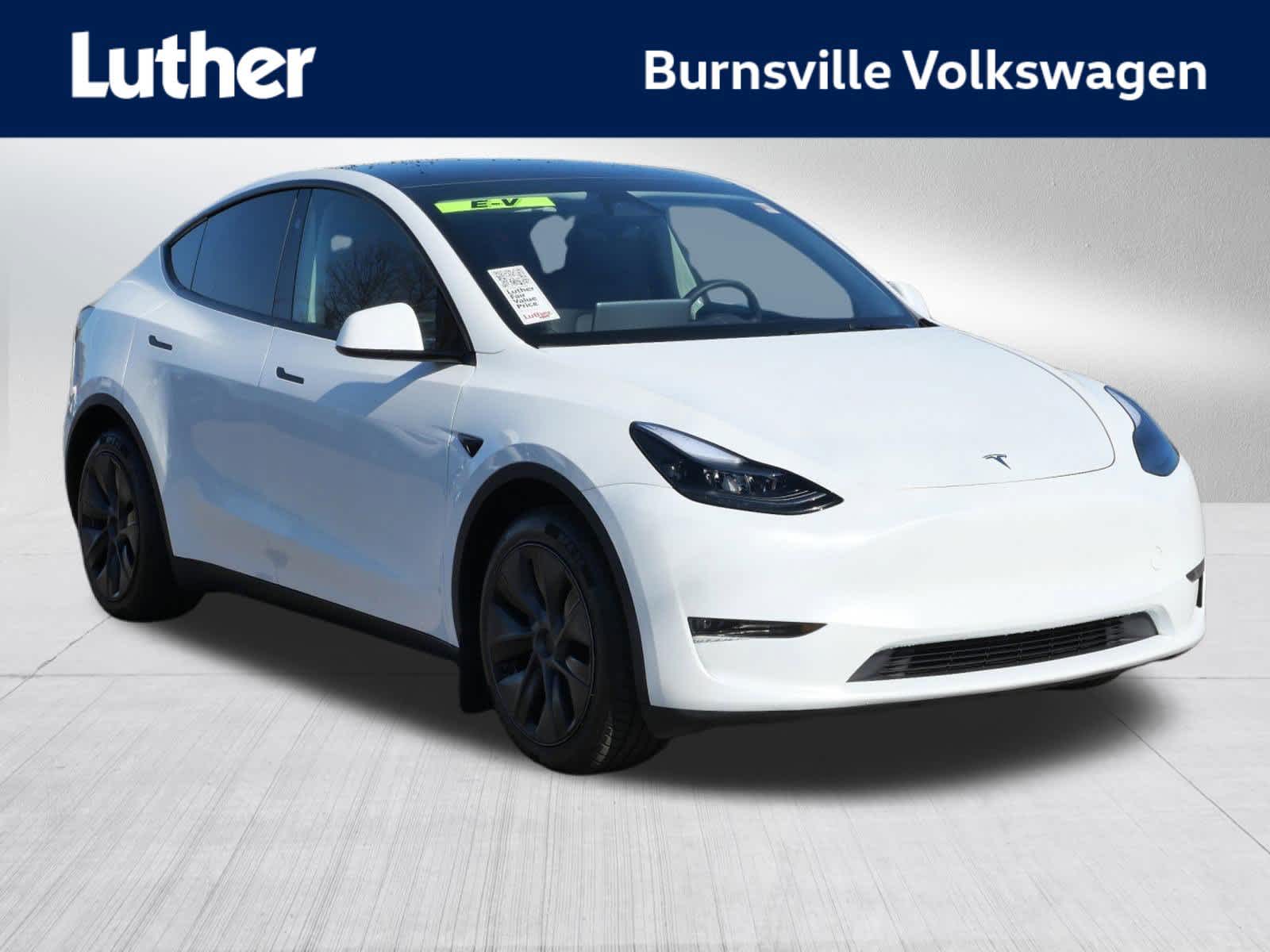 White 2024 Tesla Model Y Long Range AWD SUV / Crossover All-Wheel Drive Automatic