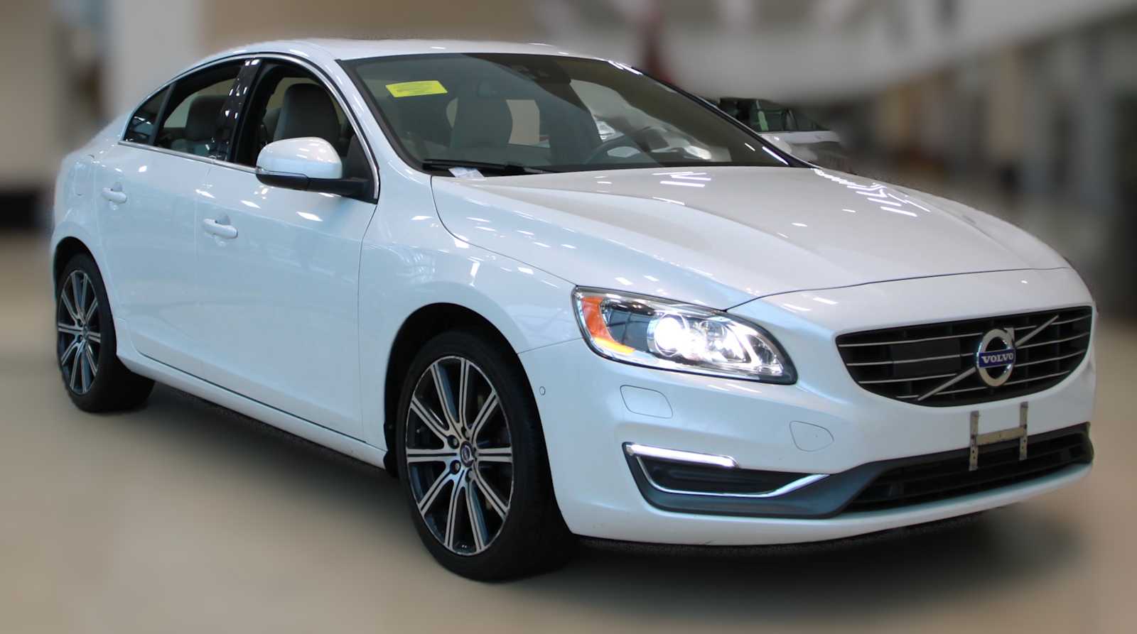 2015 Volvo S60 T5 Platinum's photo
