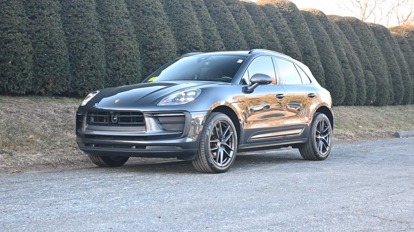 2023 Porsche Macan T's photo