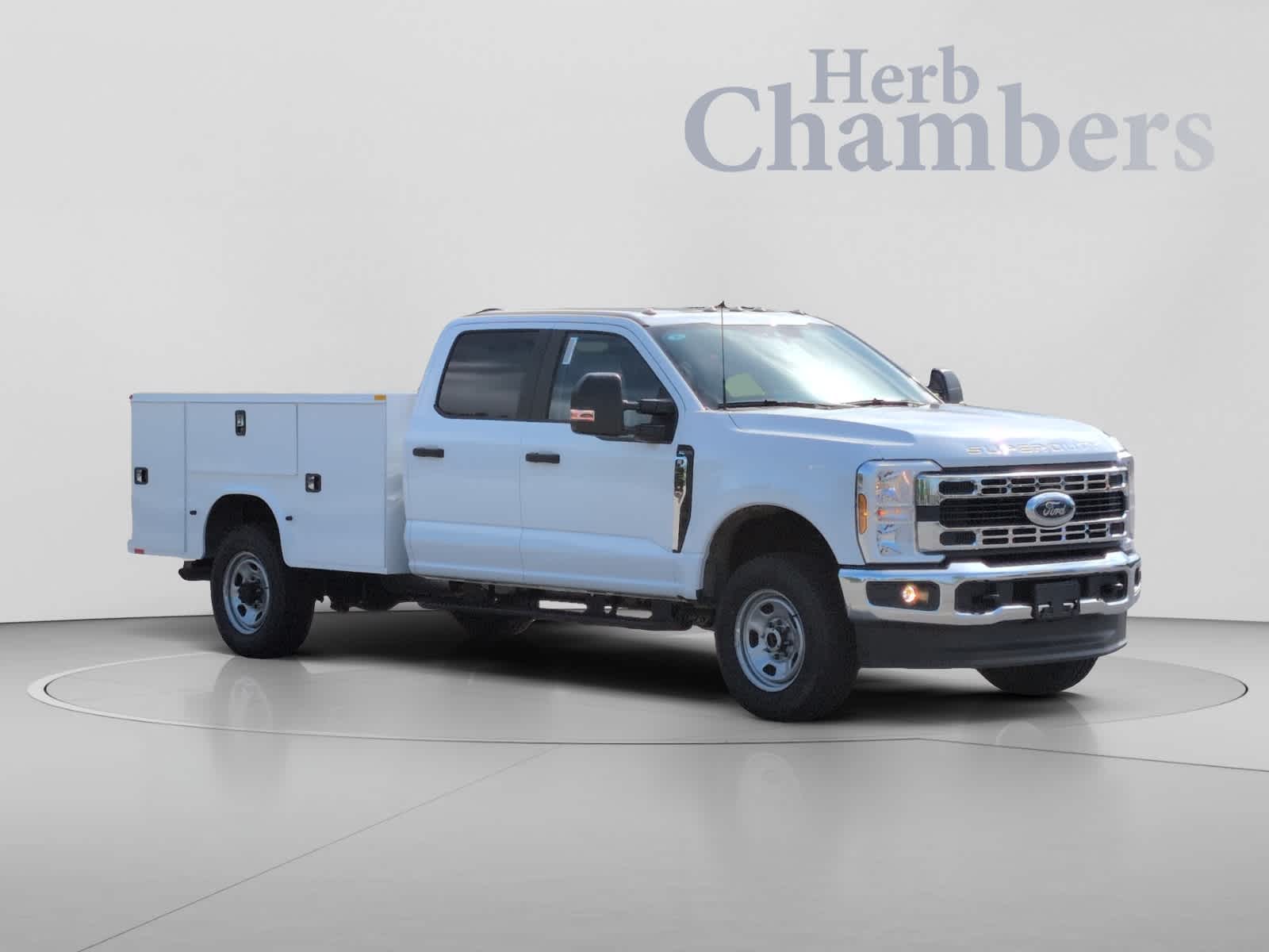 2026 Ford F-350 Super Duty Chassis Cab XL
