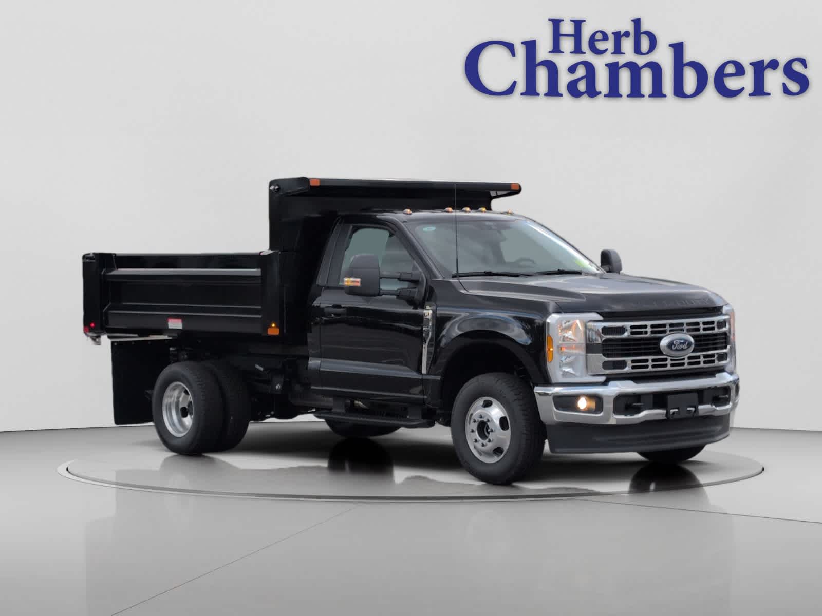 2025 Ford F-350 Super Duty Chassis Cab XL's photo
