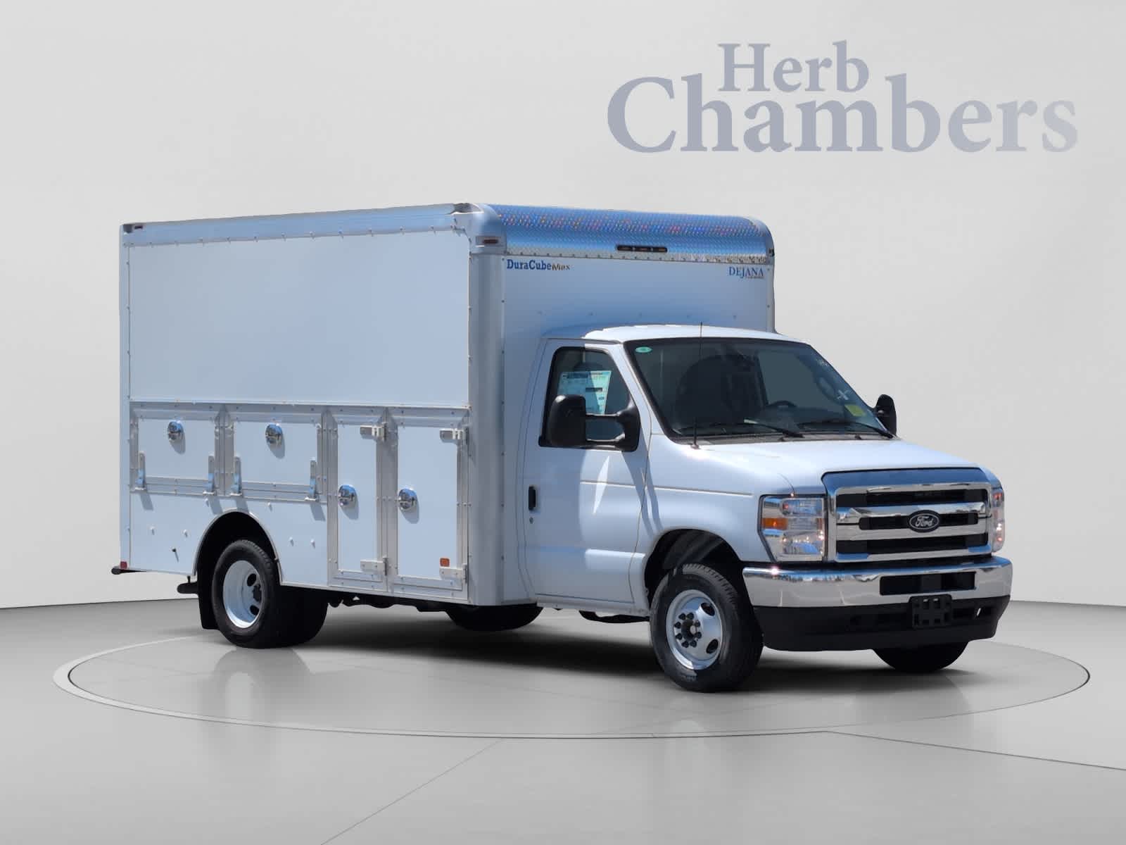 2026 Ford E-Series Cutaway Base
