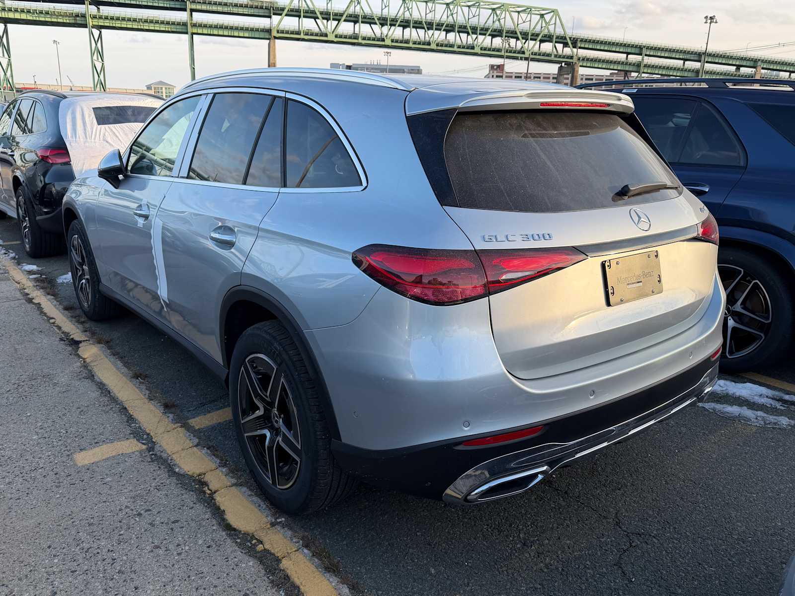 View vehicle photo 3