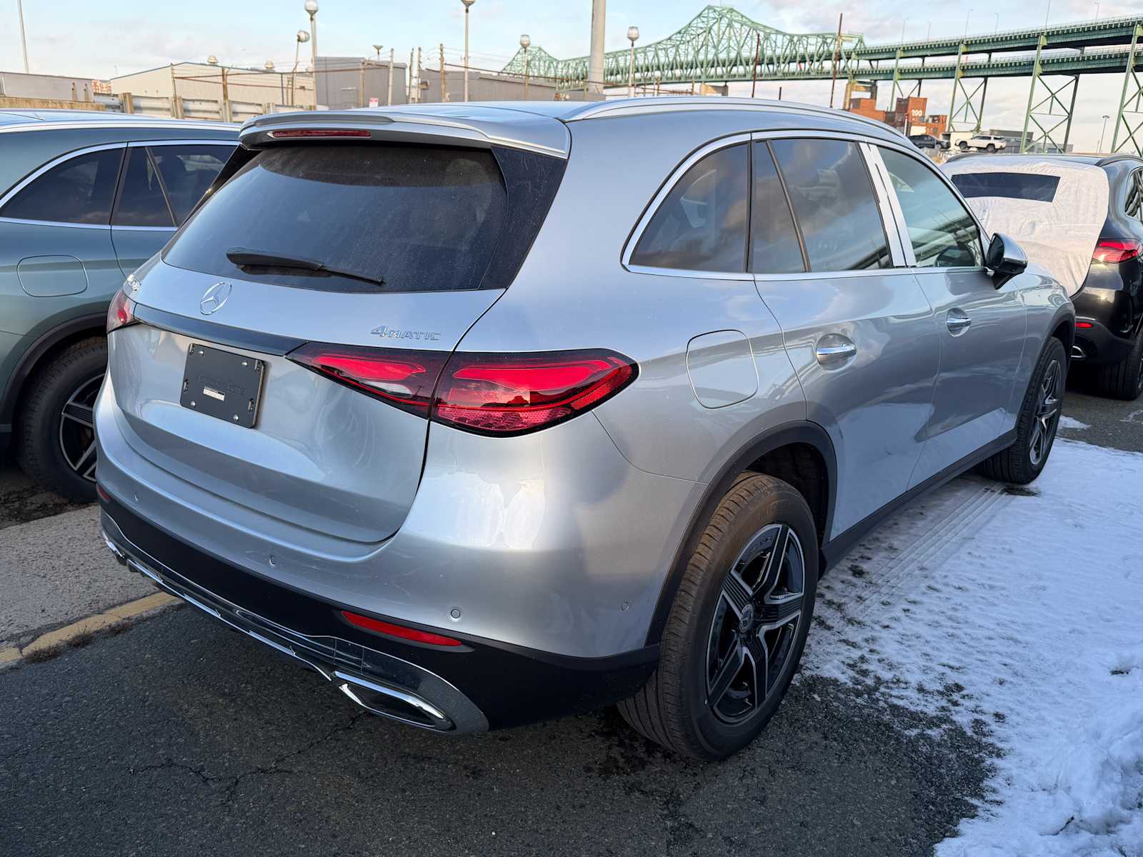 View vehicle photo 4