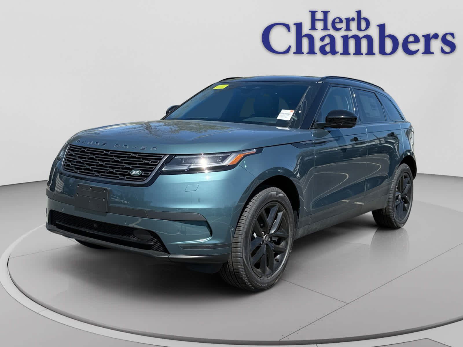 2026 Land Rover Range Rover Velar P250 S's photo