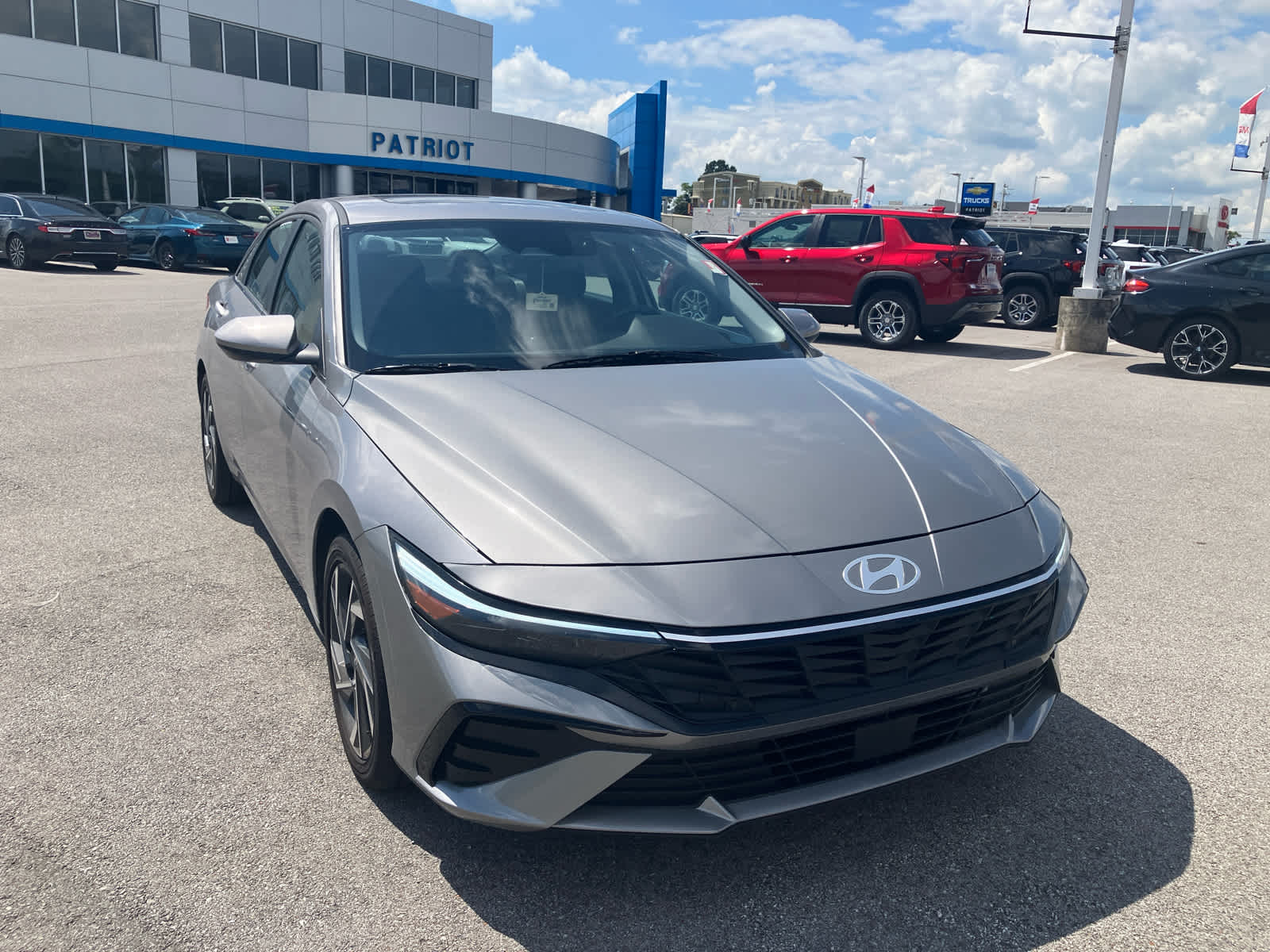 Fluid Metal 2025 Hyundai Elantra Sedan Front-Wheel Drive Continuously Variable Transmission