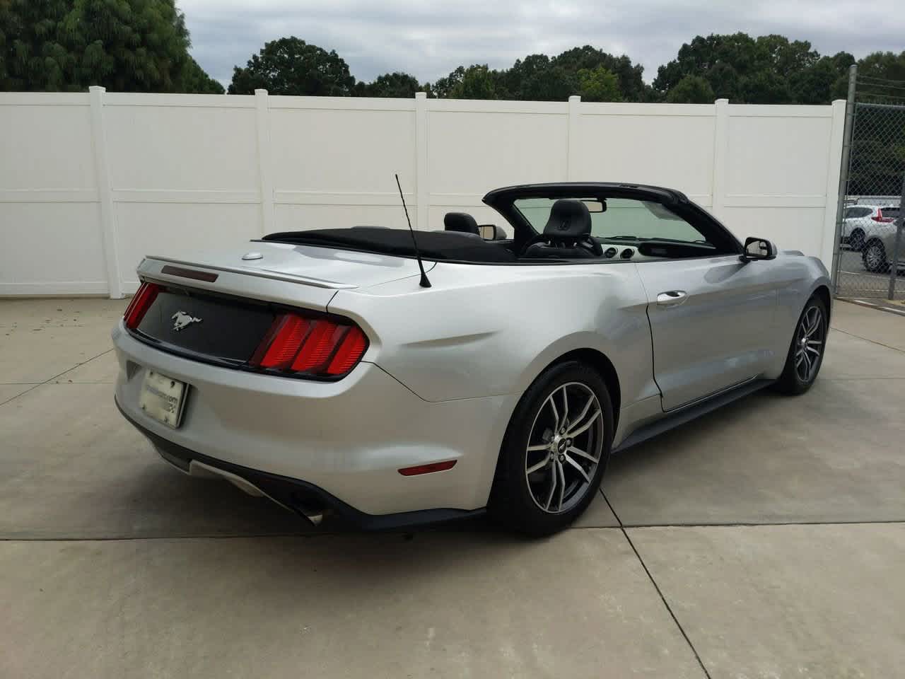 2017 Ford Mustang EcoBoost Premium 9