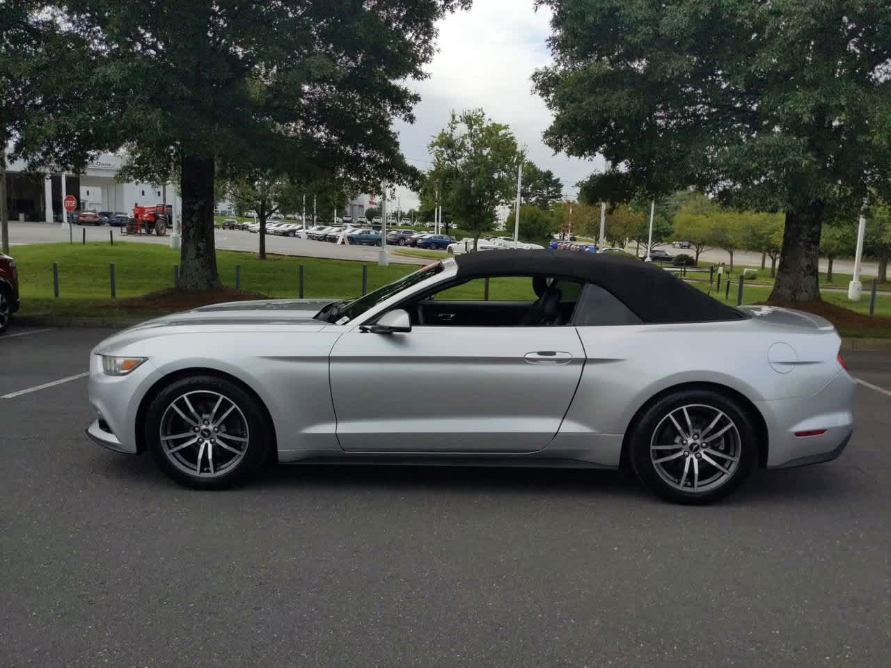 2017 Ford Mustang EcoBoost Premium 47