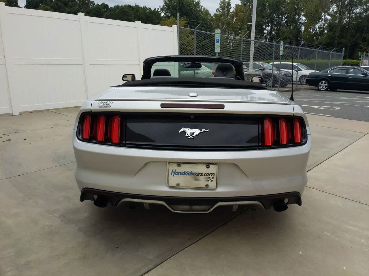 2017 Ford Mustang EcoBoost Premium 8