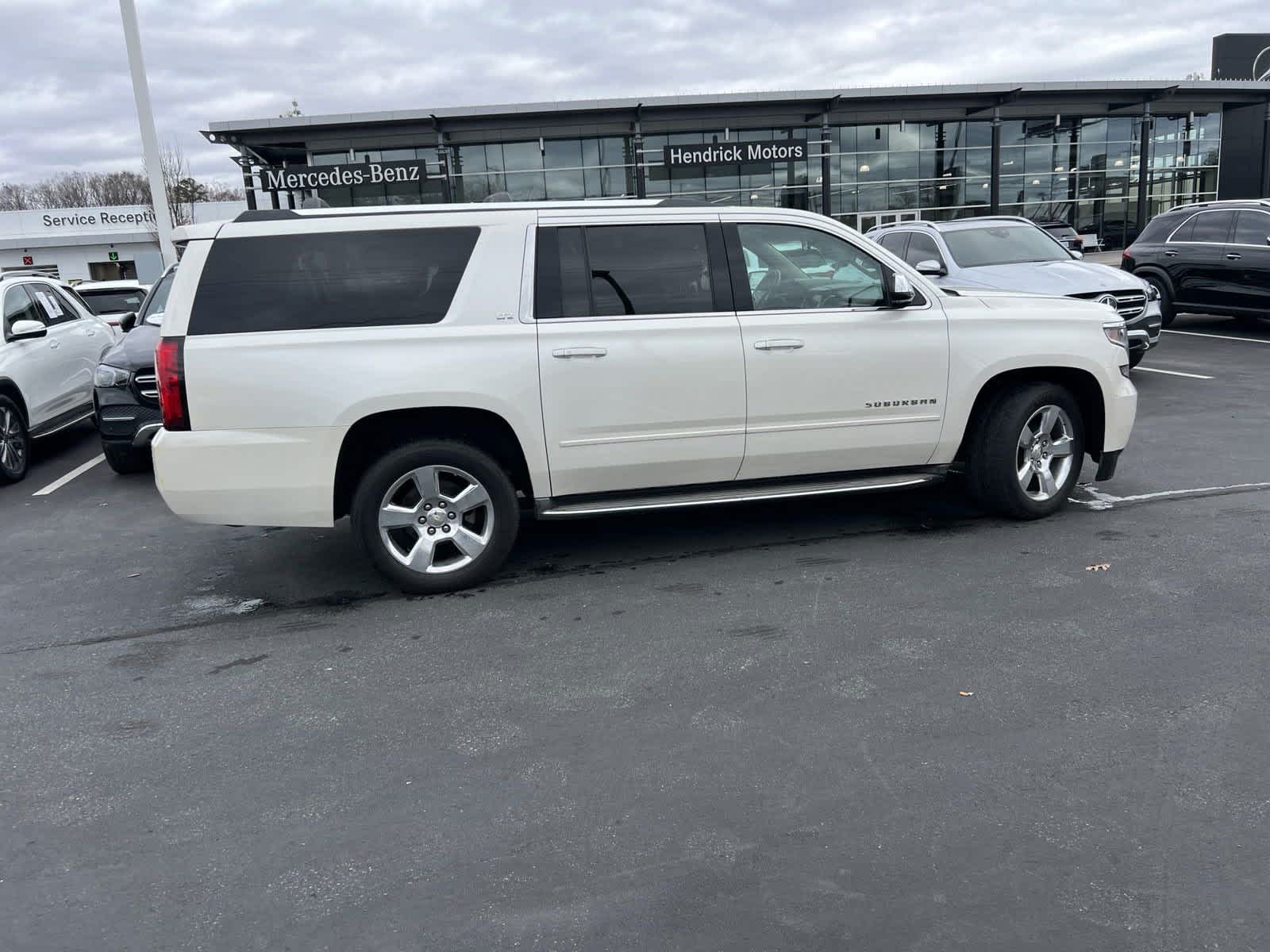 2015 Chevrolet Suburban LTZ 10