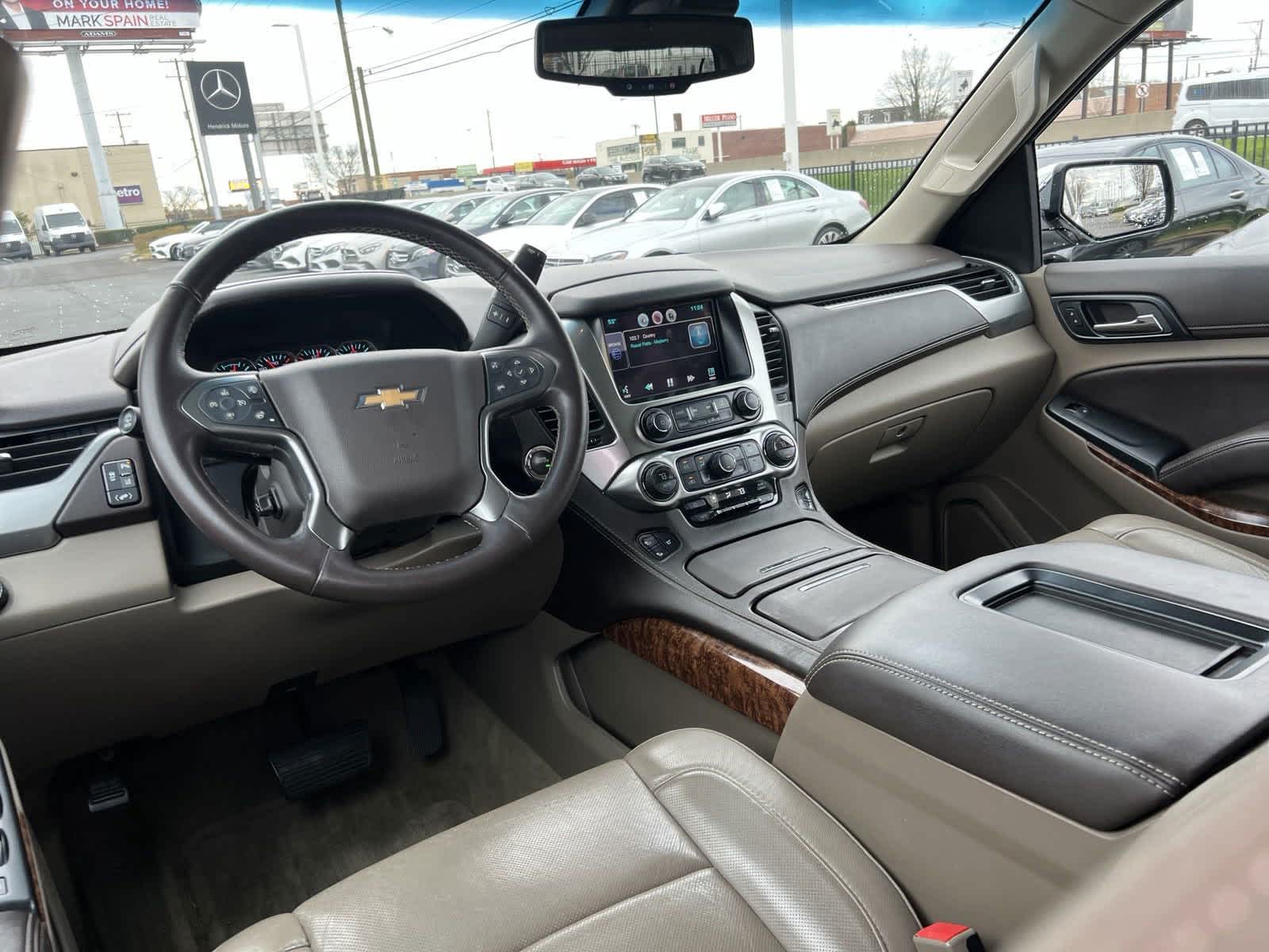 2015 Chevrolet Suburban LTZ 29