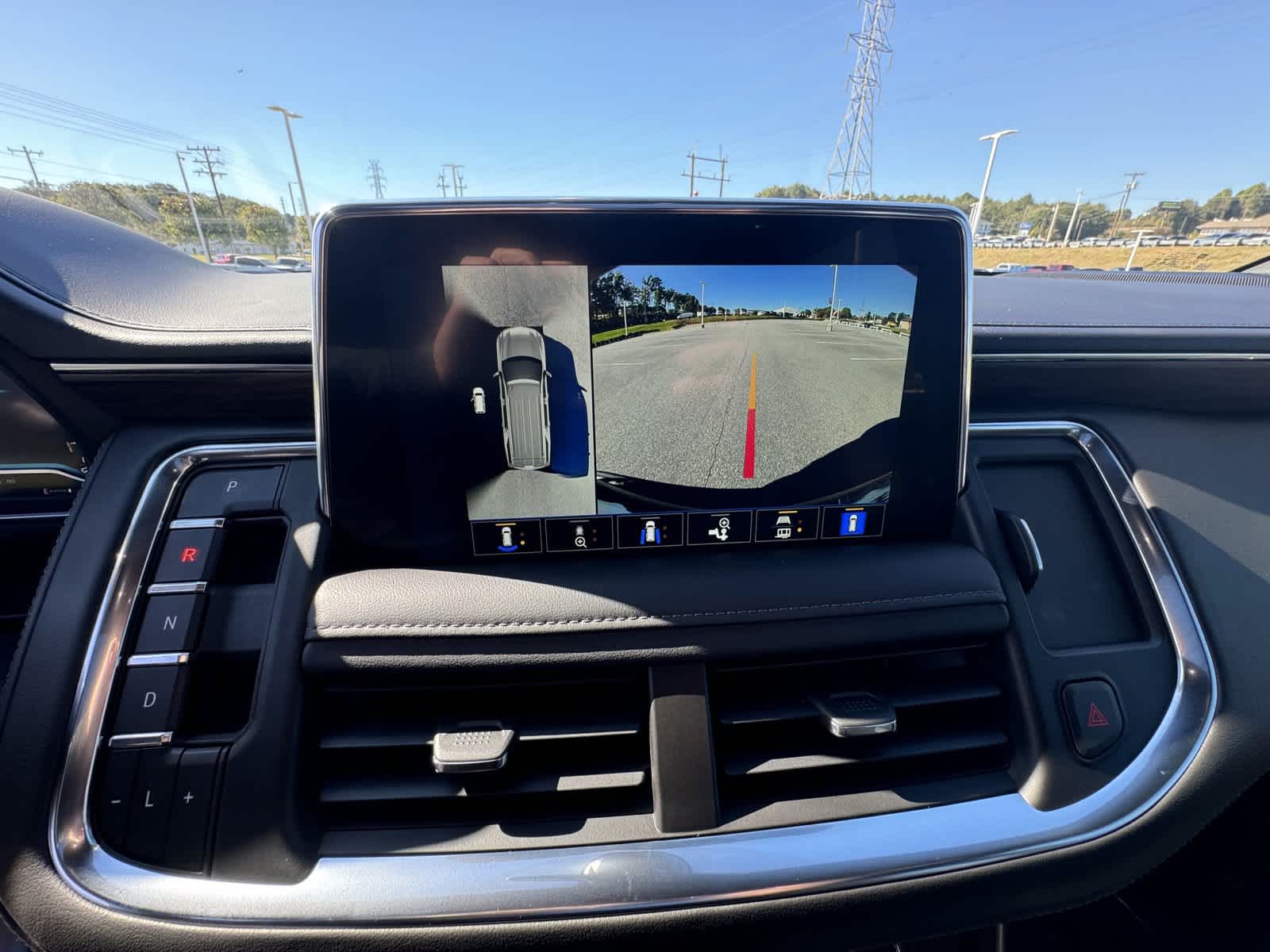 2022 Chevrolet Suburban Z71 25