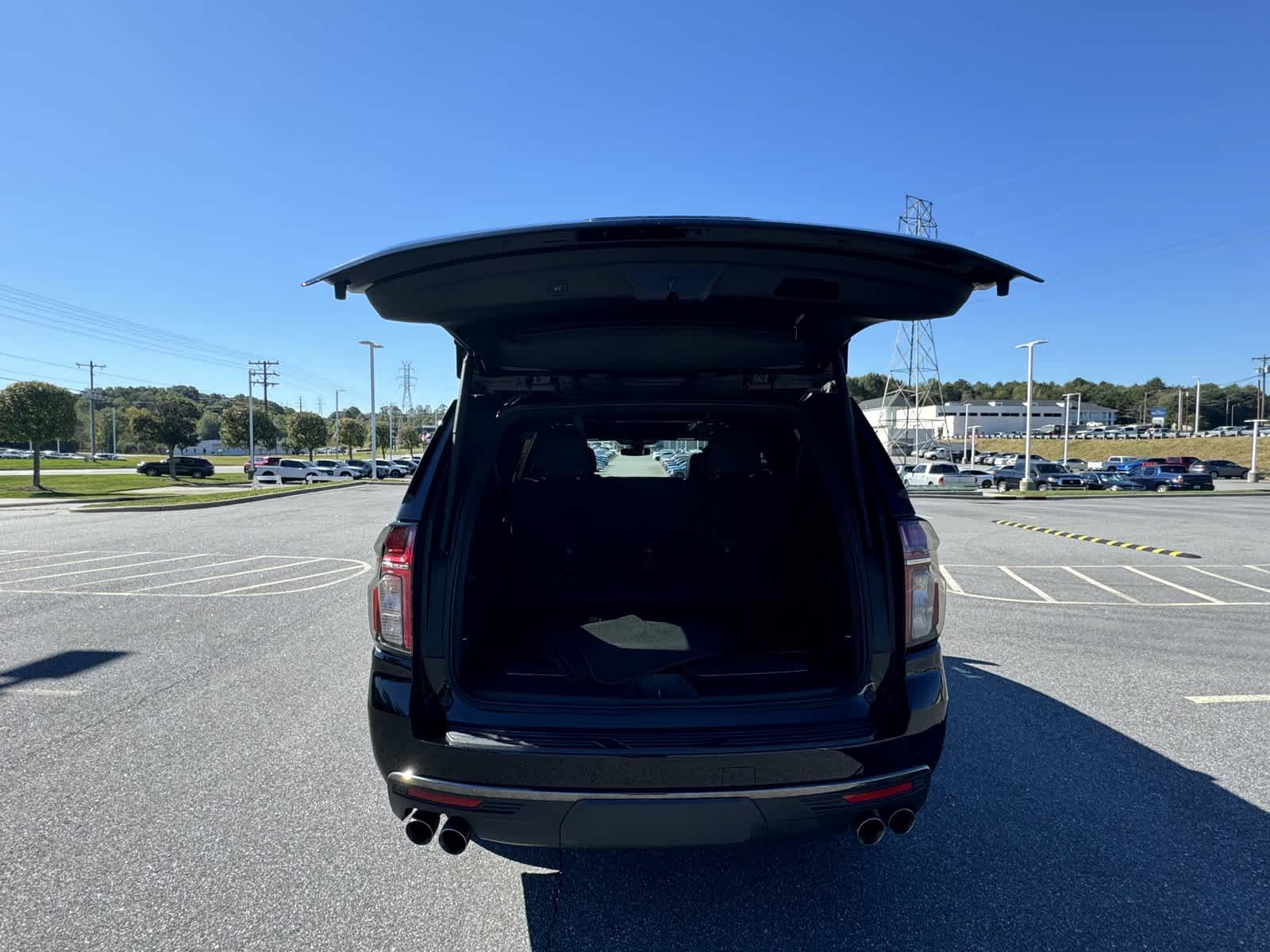 2022 Chevrolet Suburban Z71 31