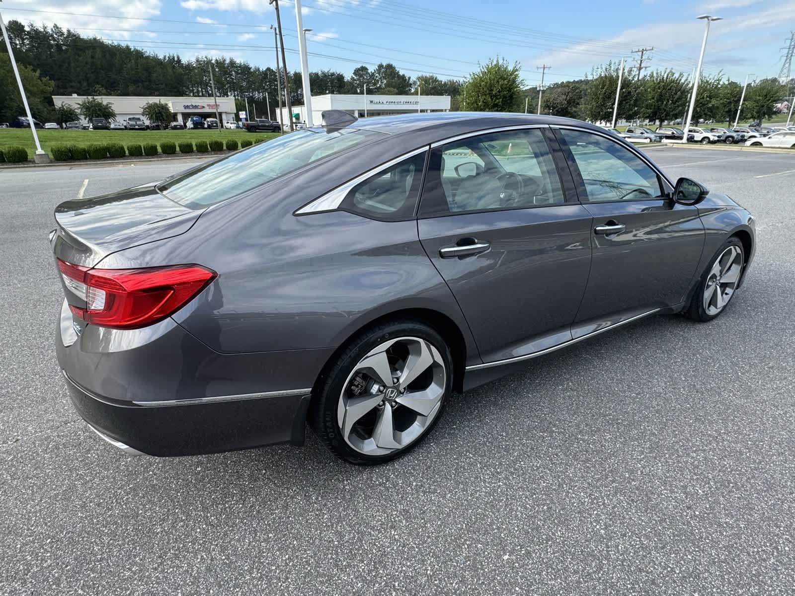 2019 Honda Accord Touring 2.0T 8