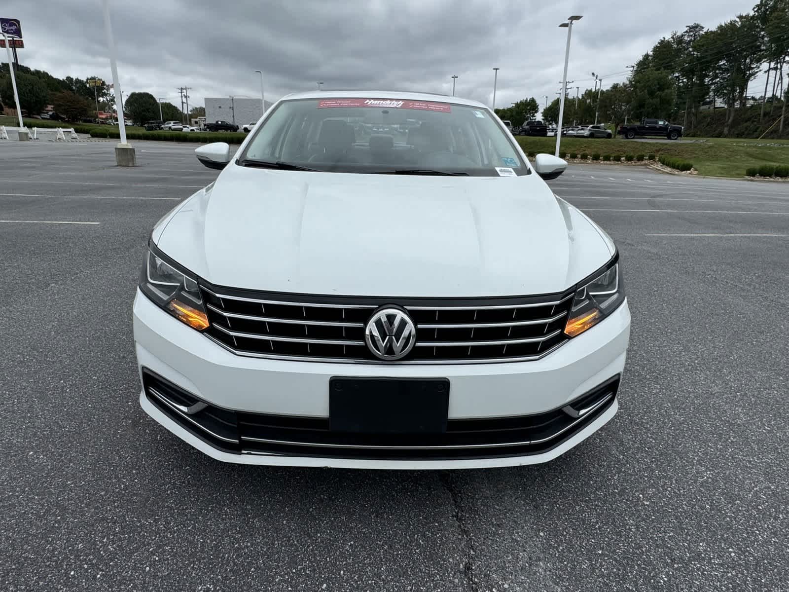 2017 Volkswagen Passat 1.8T SE 6