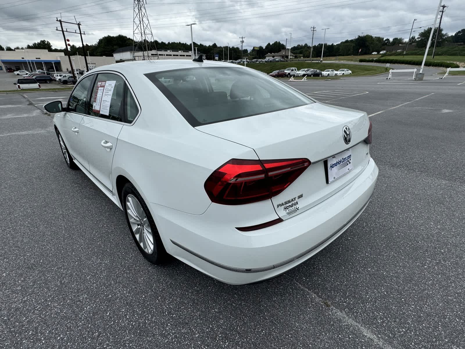 2017 Volkswagen Passat 1.8T SE 11