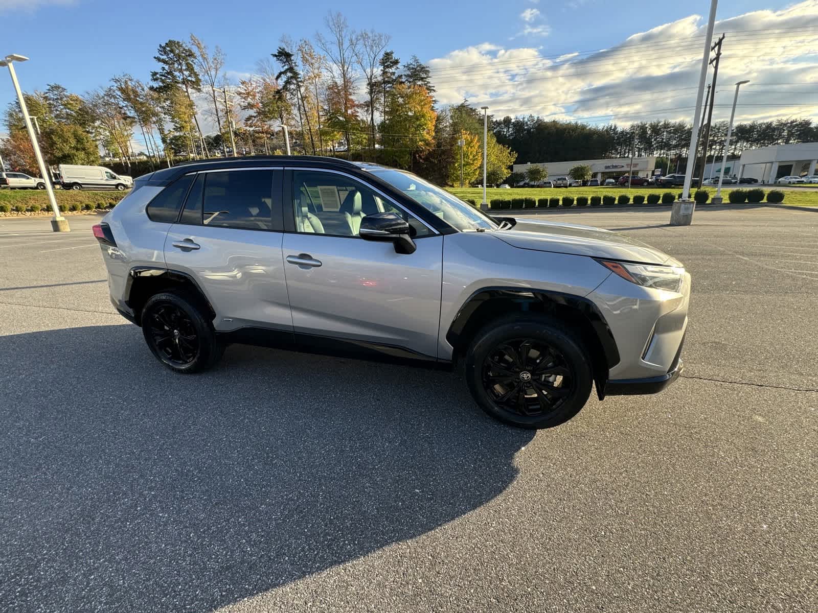 2022 Toyota RAV4 Hybrid XSE 2