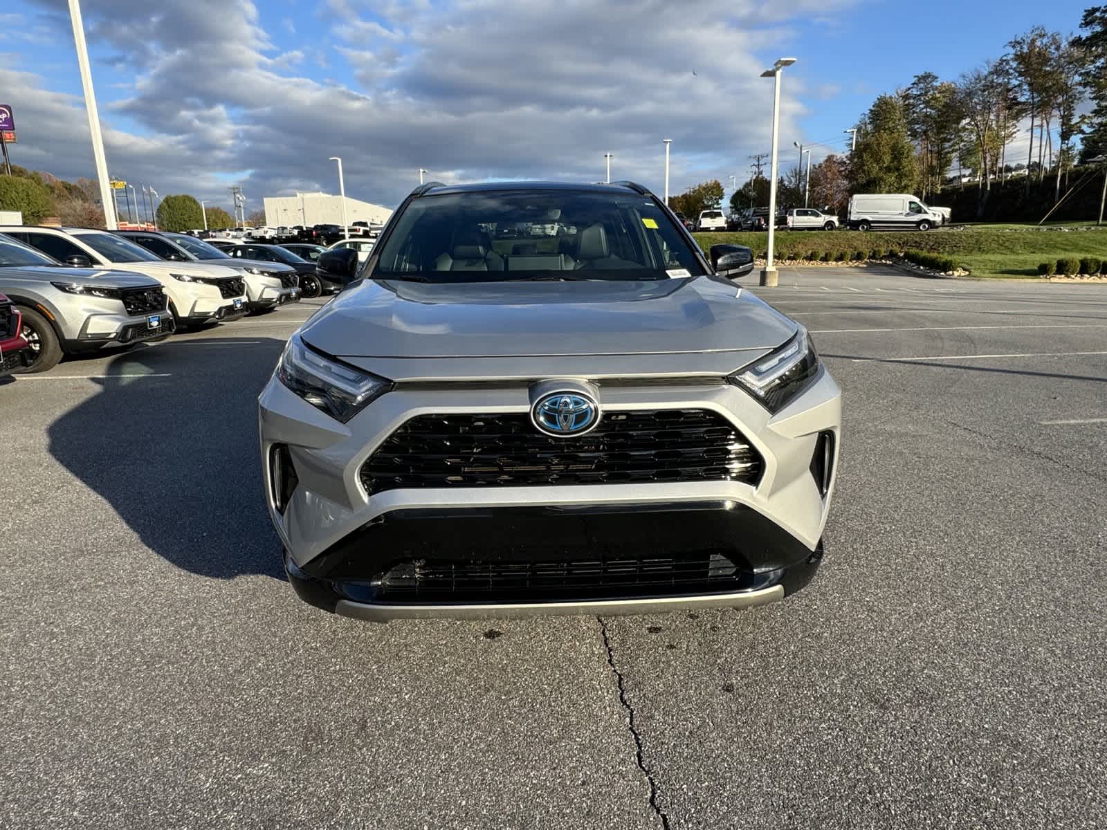 2022 Toyota RAV4 Hybrid XSE 3