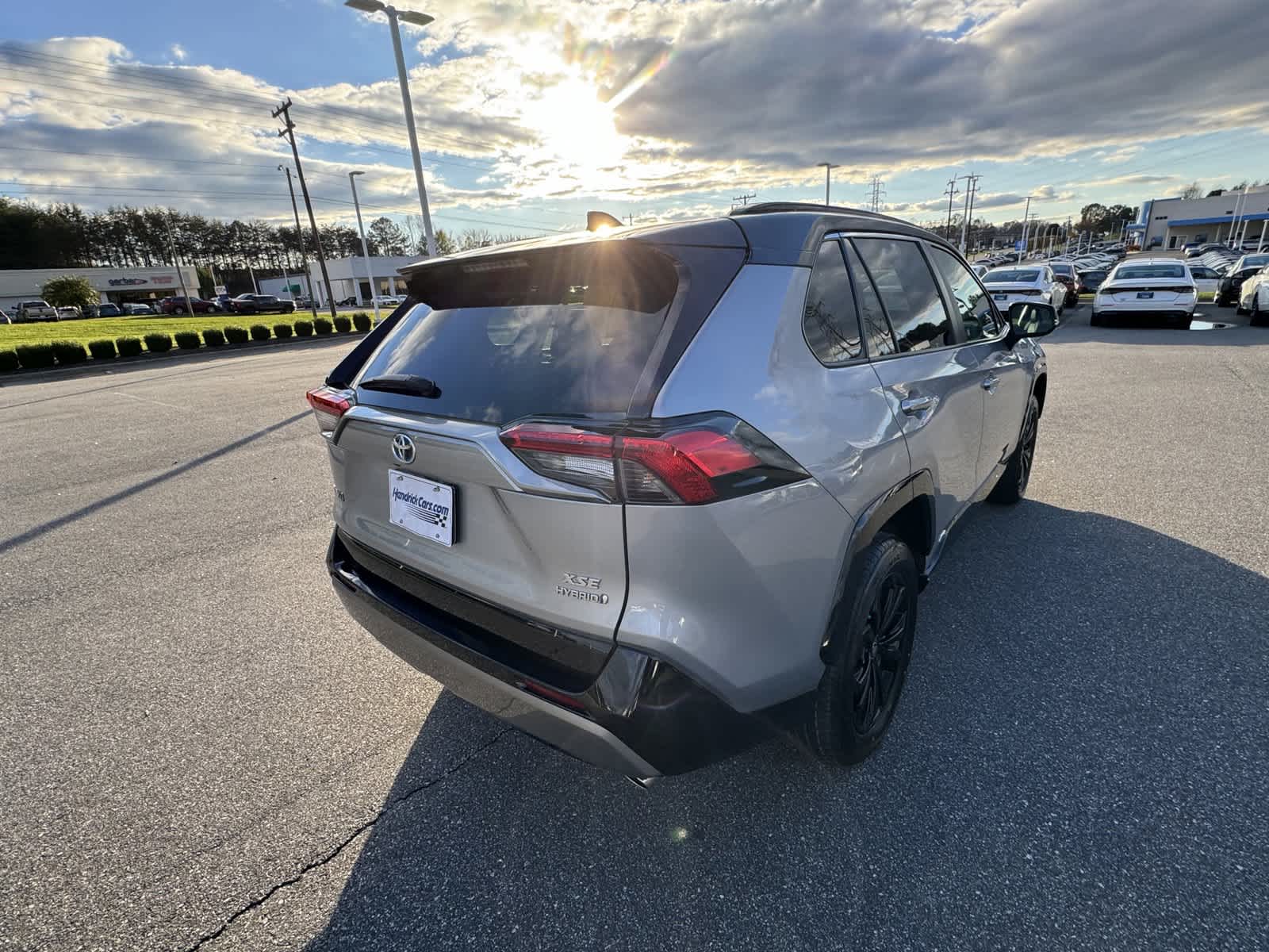 2022 Toyota RAV4 Hybrid XSE 9