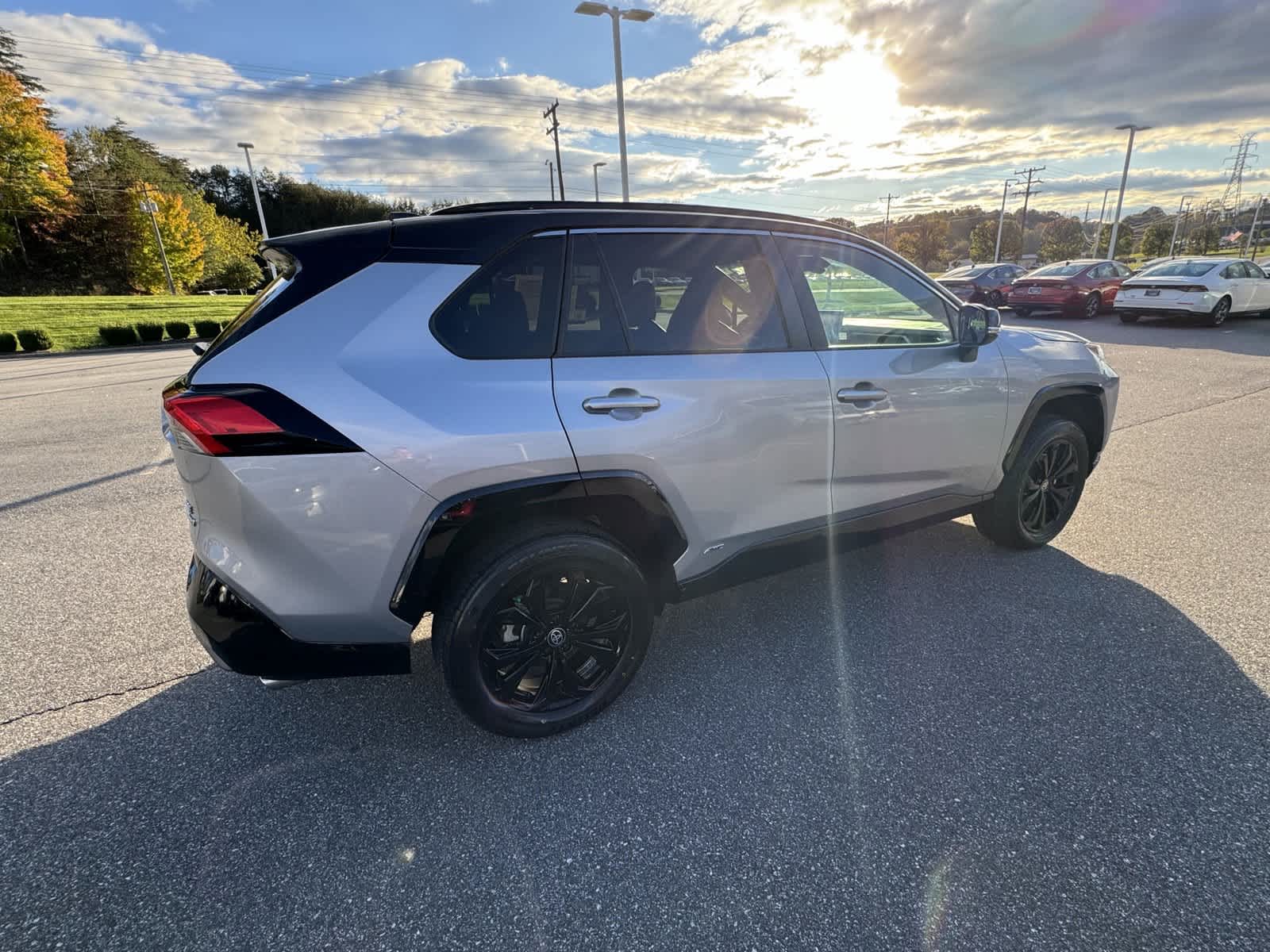 2022 Toyota RAV4 Hybrid XSE 8