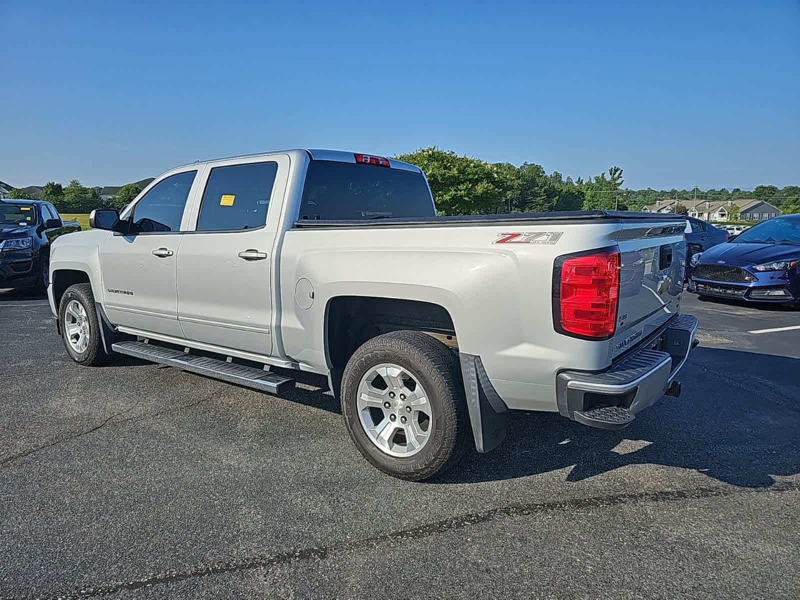 2017 Chevrolet Silverado 1500 LT 4WD Crew Cab 143.5 7