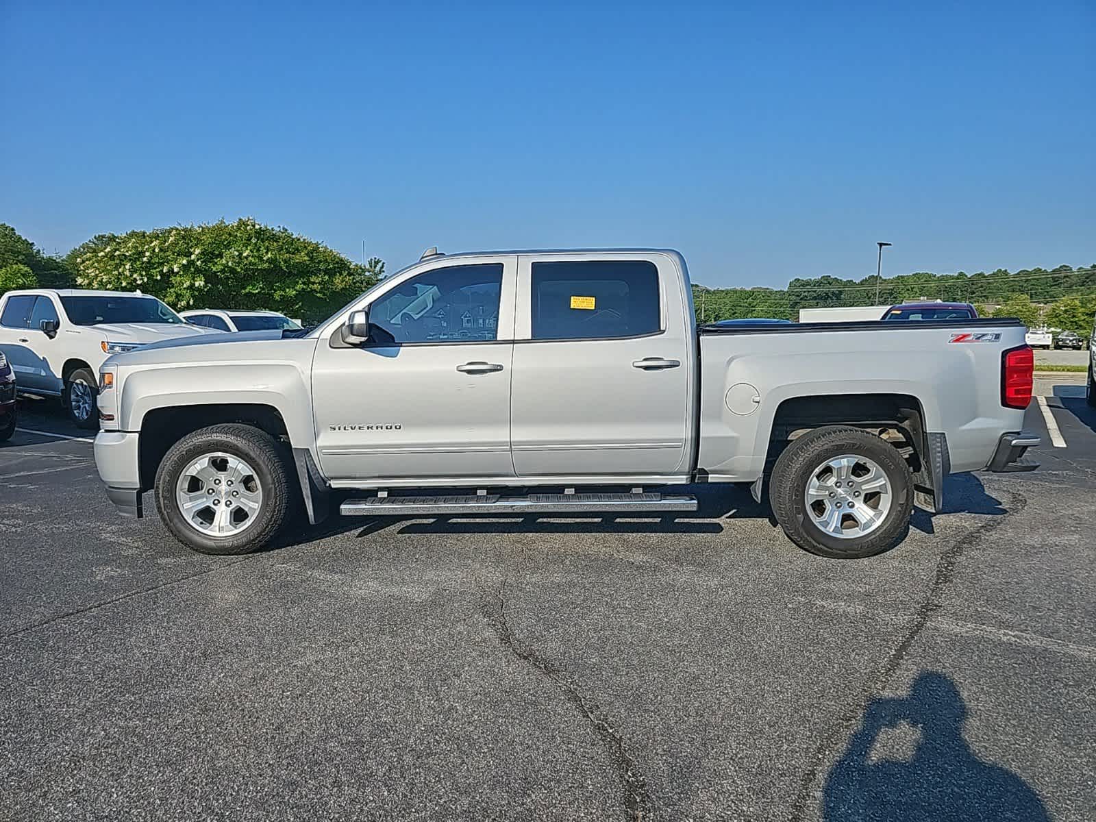 2017 Chevrolet Silverado 1500 LT 4WD Crew Cab 143.5 6