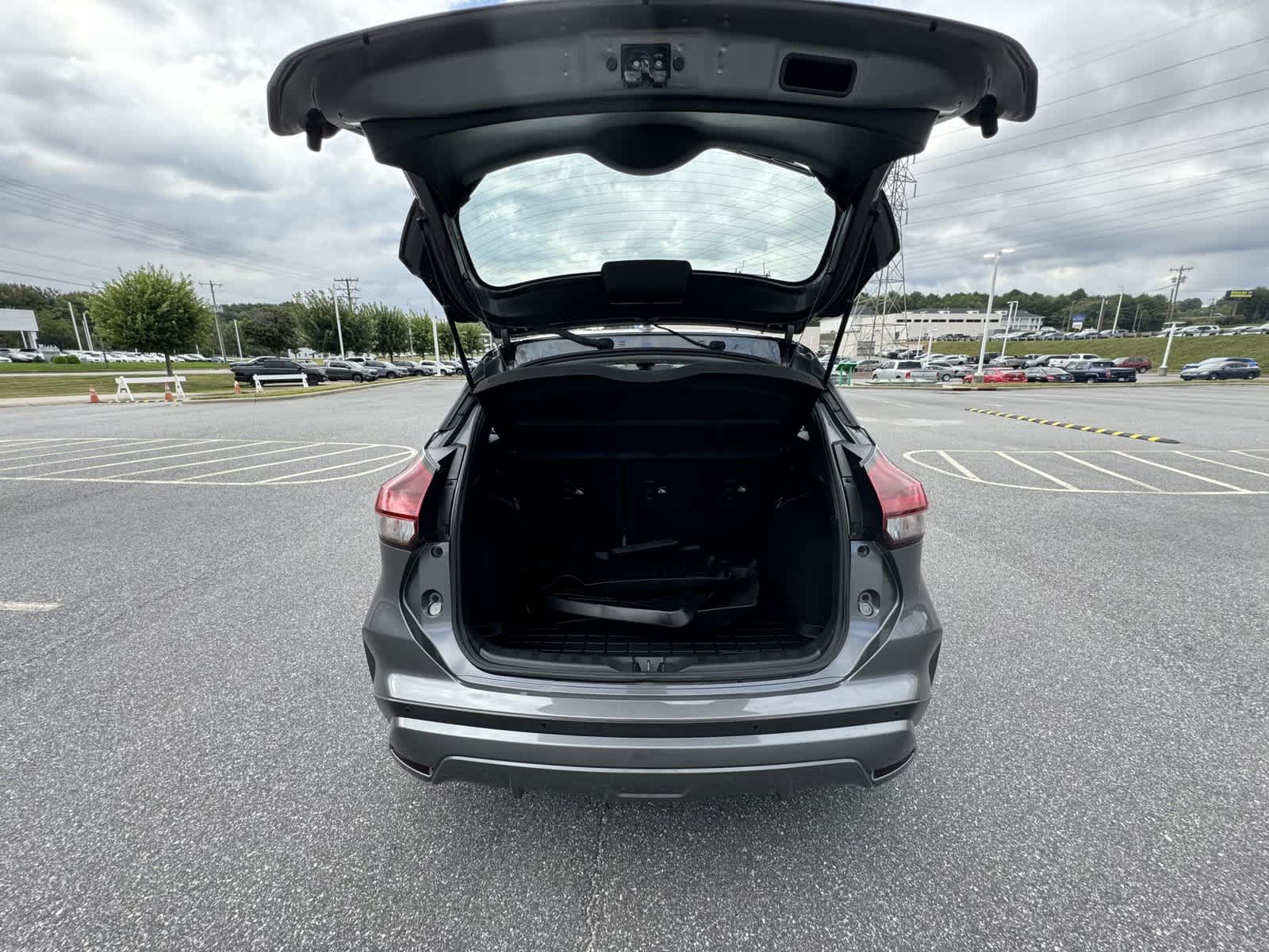 2021 Nissan Kicks S 46