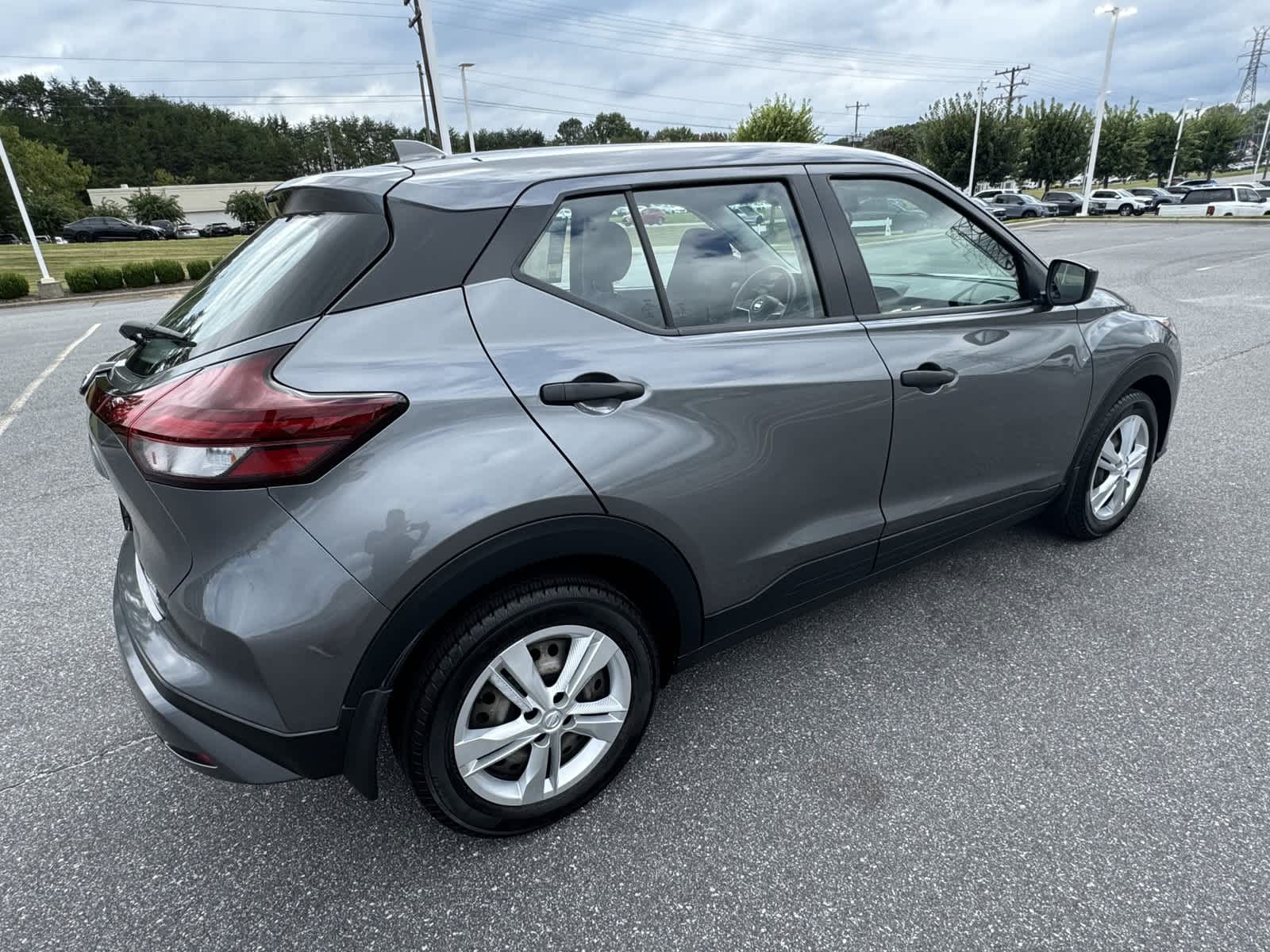 2021 Nissan Kicks S 12