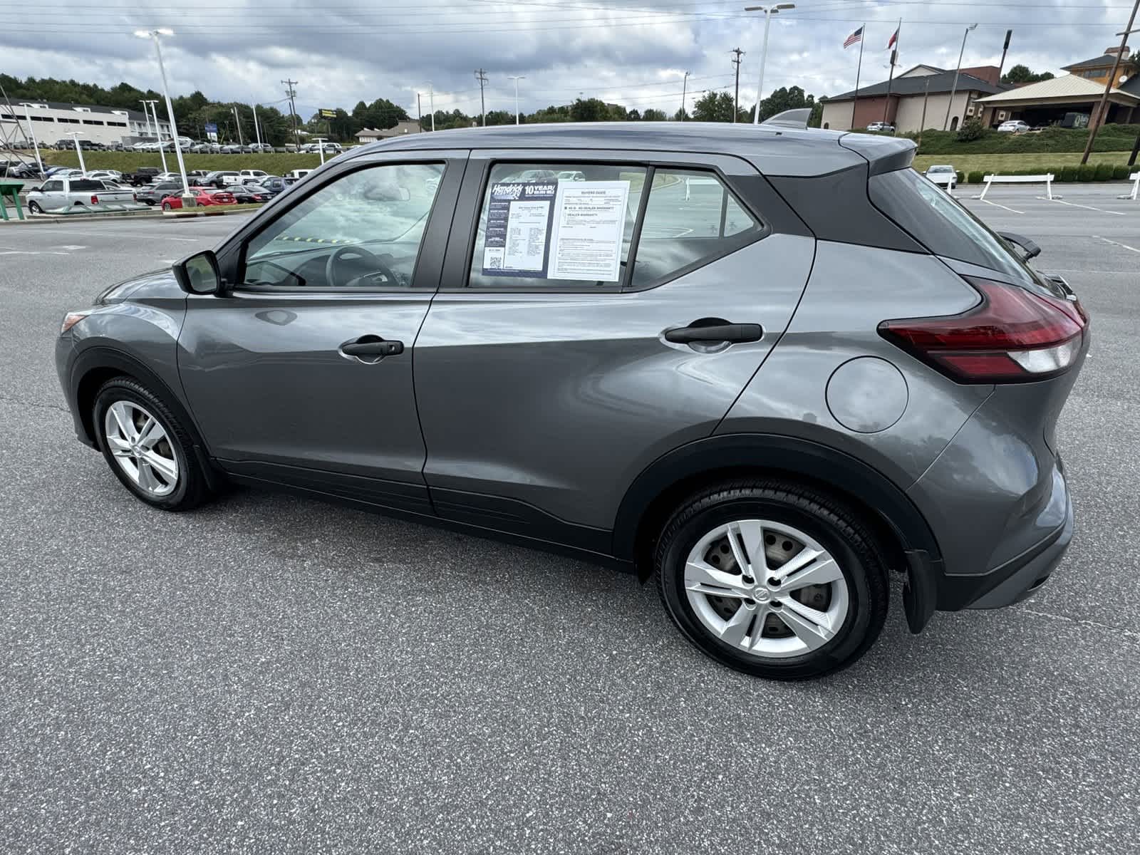 2021 Nissan Kicks S 8