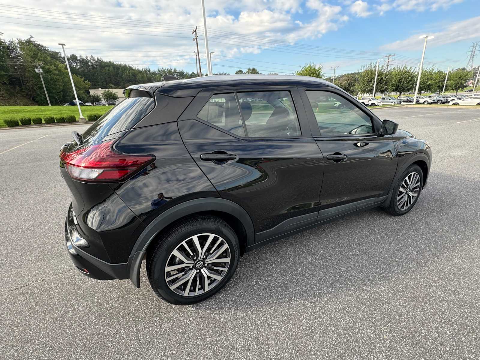 2021 Nissan Kicks SV 11