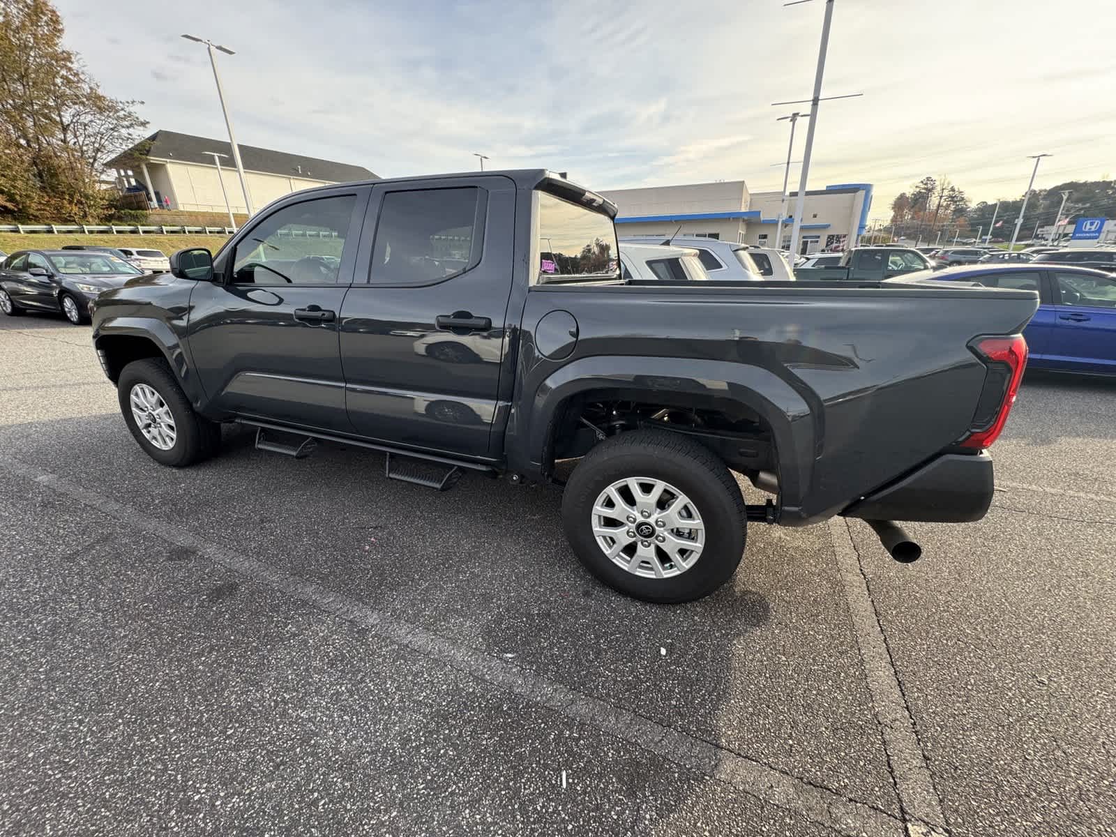 2024 Toyota Tacoma SR Double Cab 5 Bed MT 5